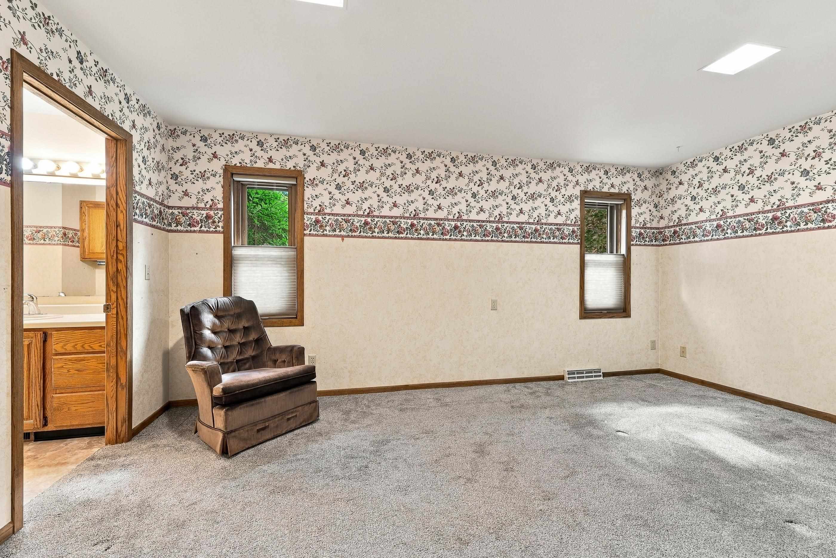2207 Plover Springs Drive Property Photo 20