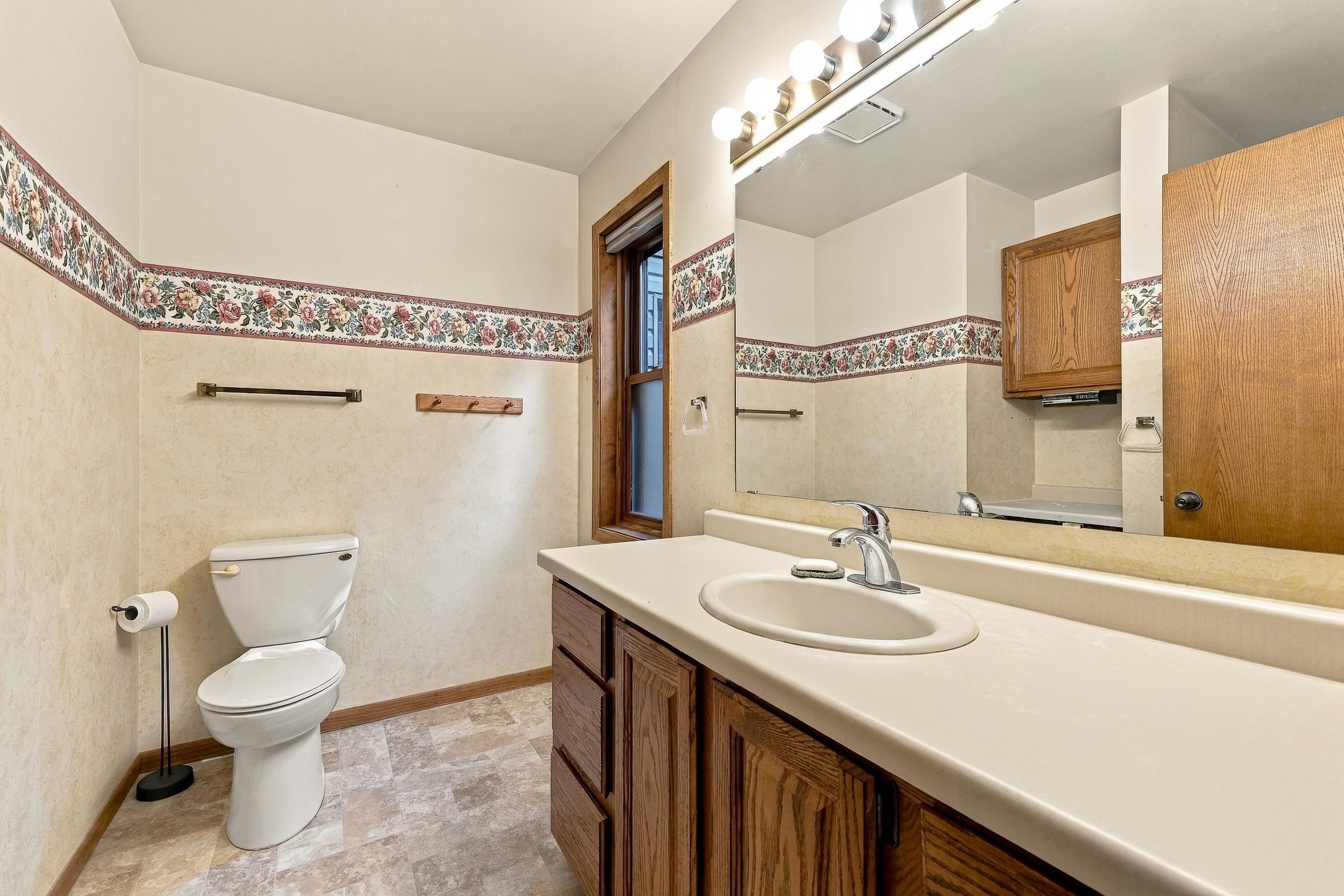 2207 Plover Springs Drive Property Photo 23