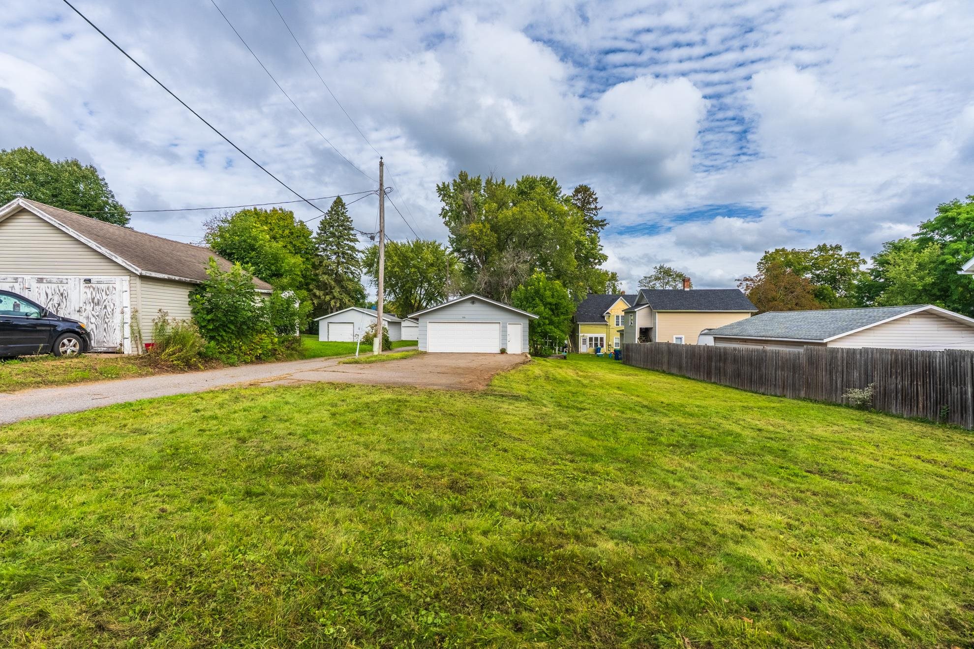 506 Elm Street Property Photo 2
