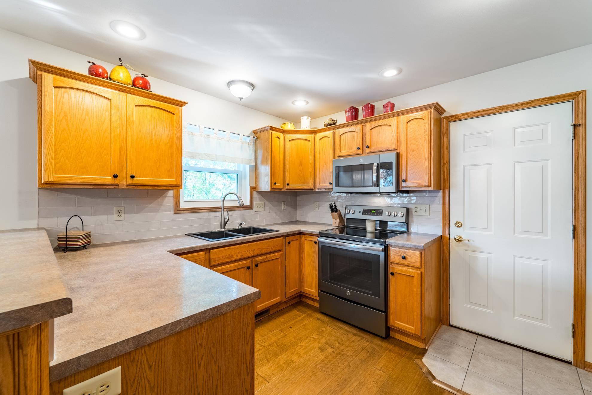 2403 Country Creek Lane Property Photo 17