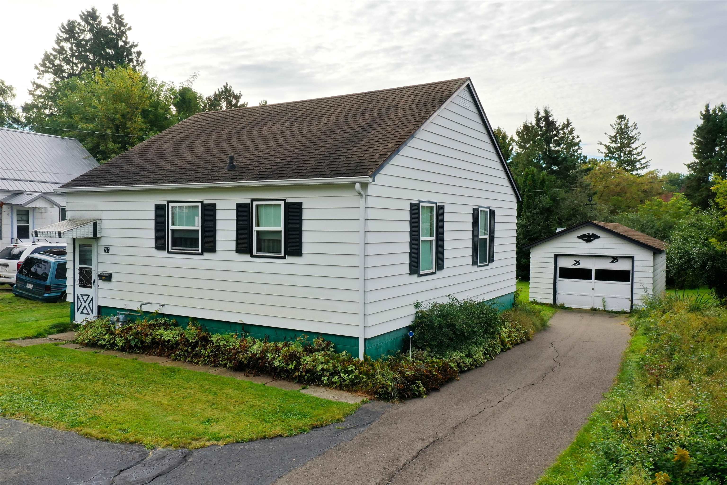 710 E South Street Property Photo 1