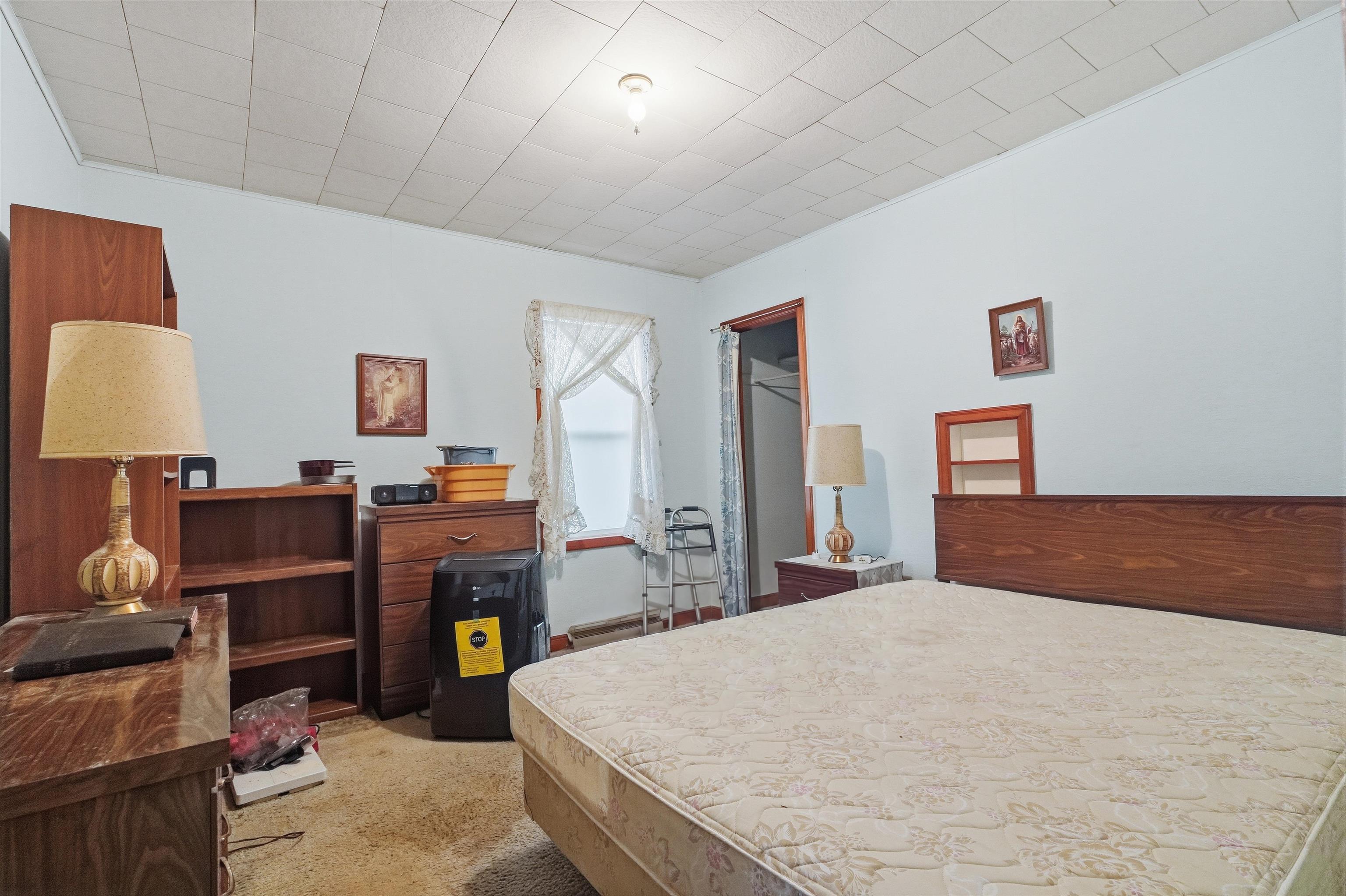 710 E South Street Property Photo 5