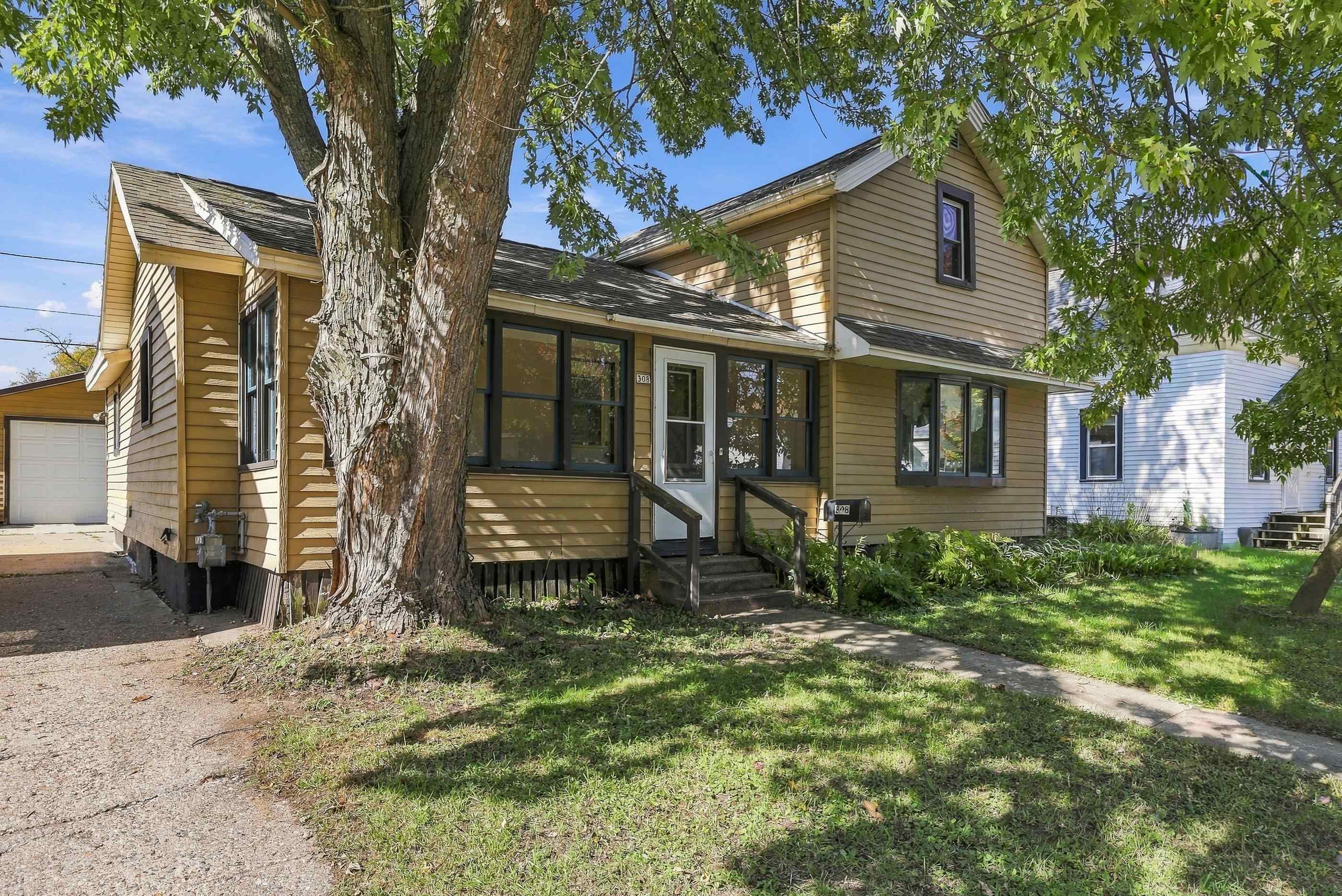 308 Second Street Property Photo 2