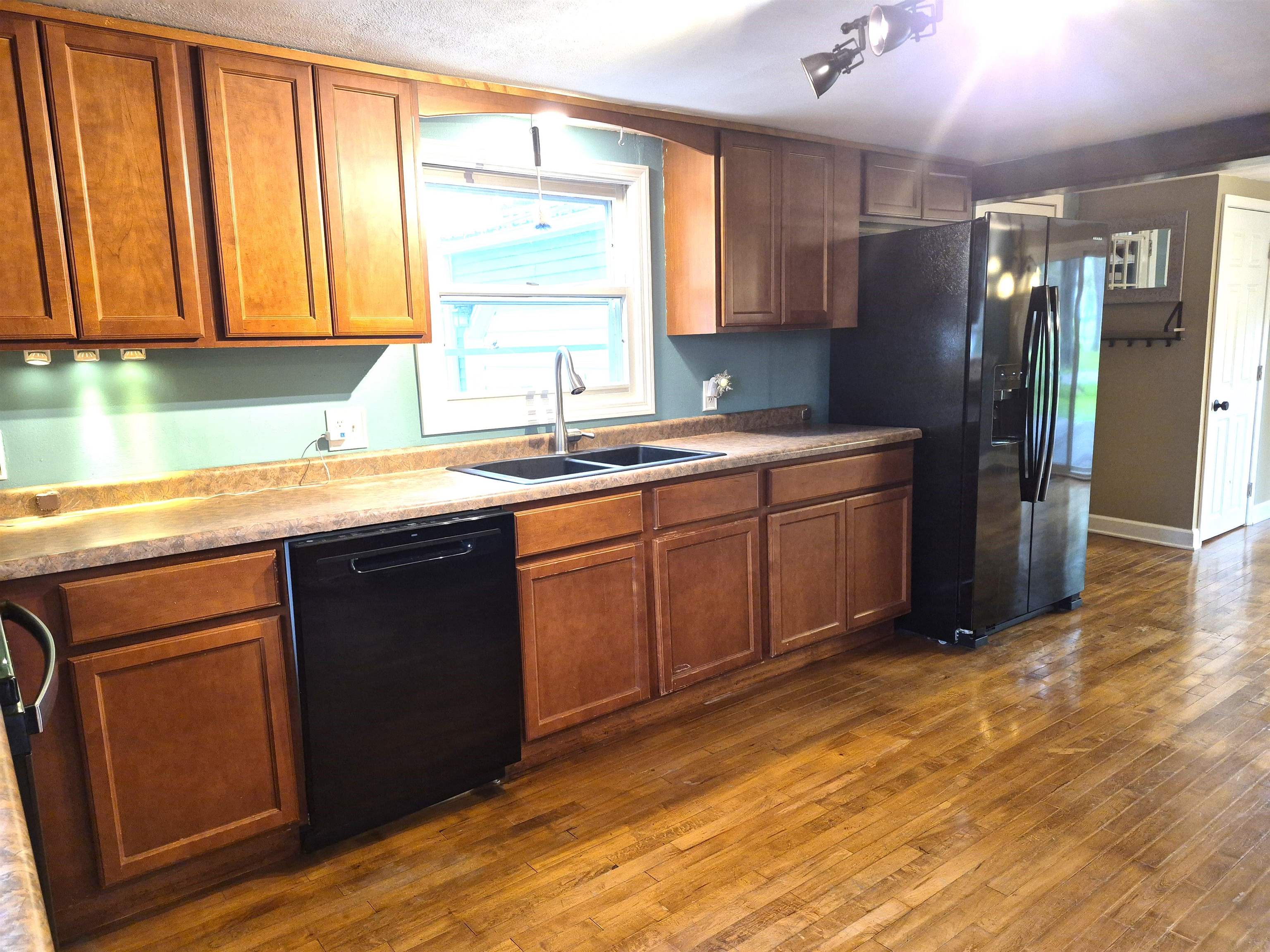 1008 S Clark Avenue Property Photo 10