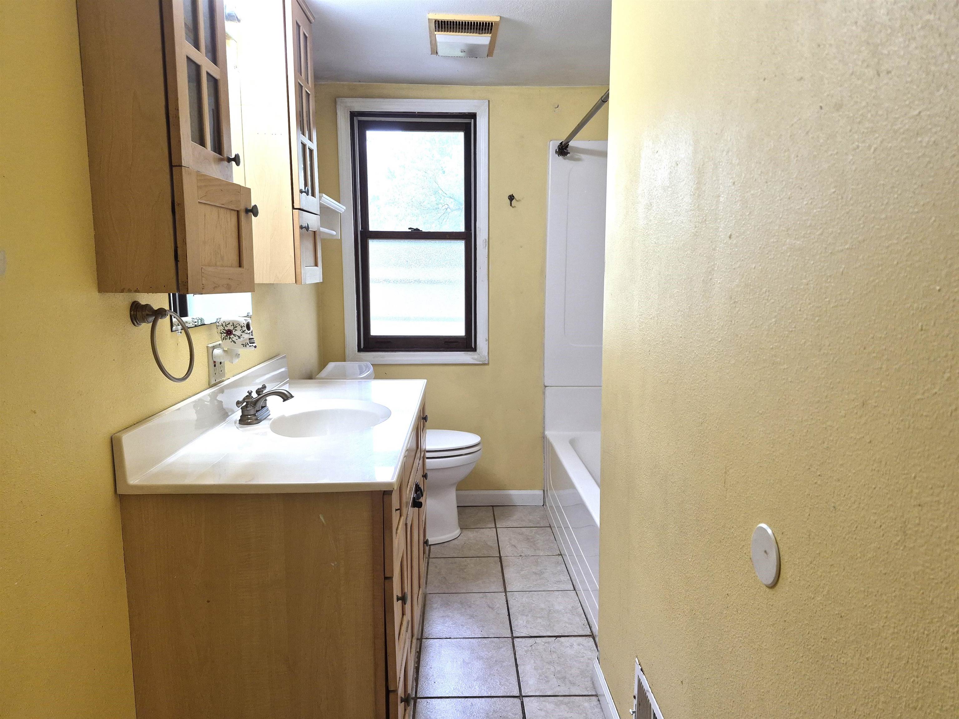 1008 S Clark Avenue Property Photo 16