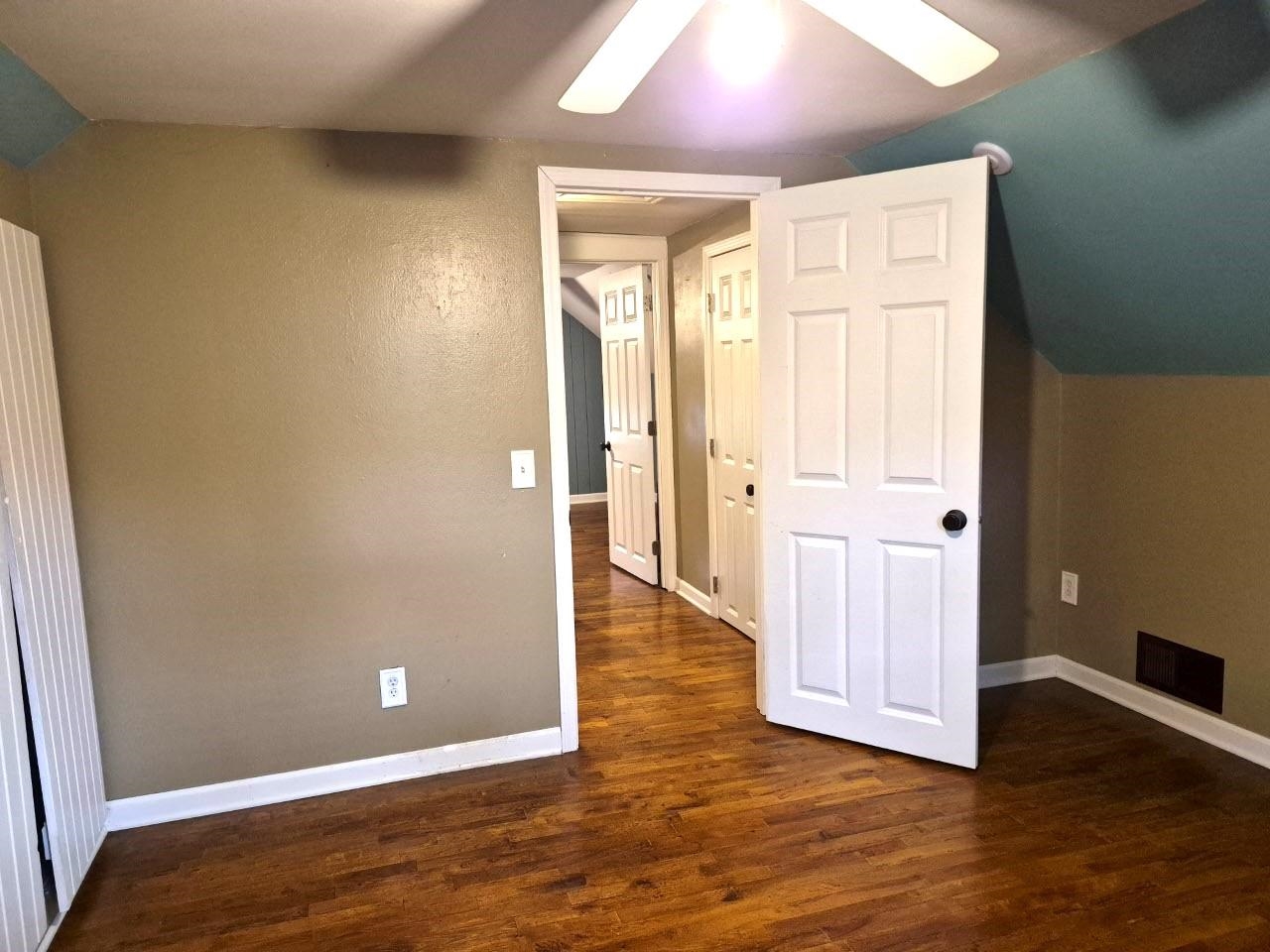 1008 S Clark Avenue Property Photo 24