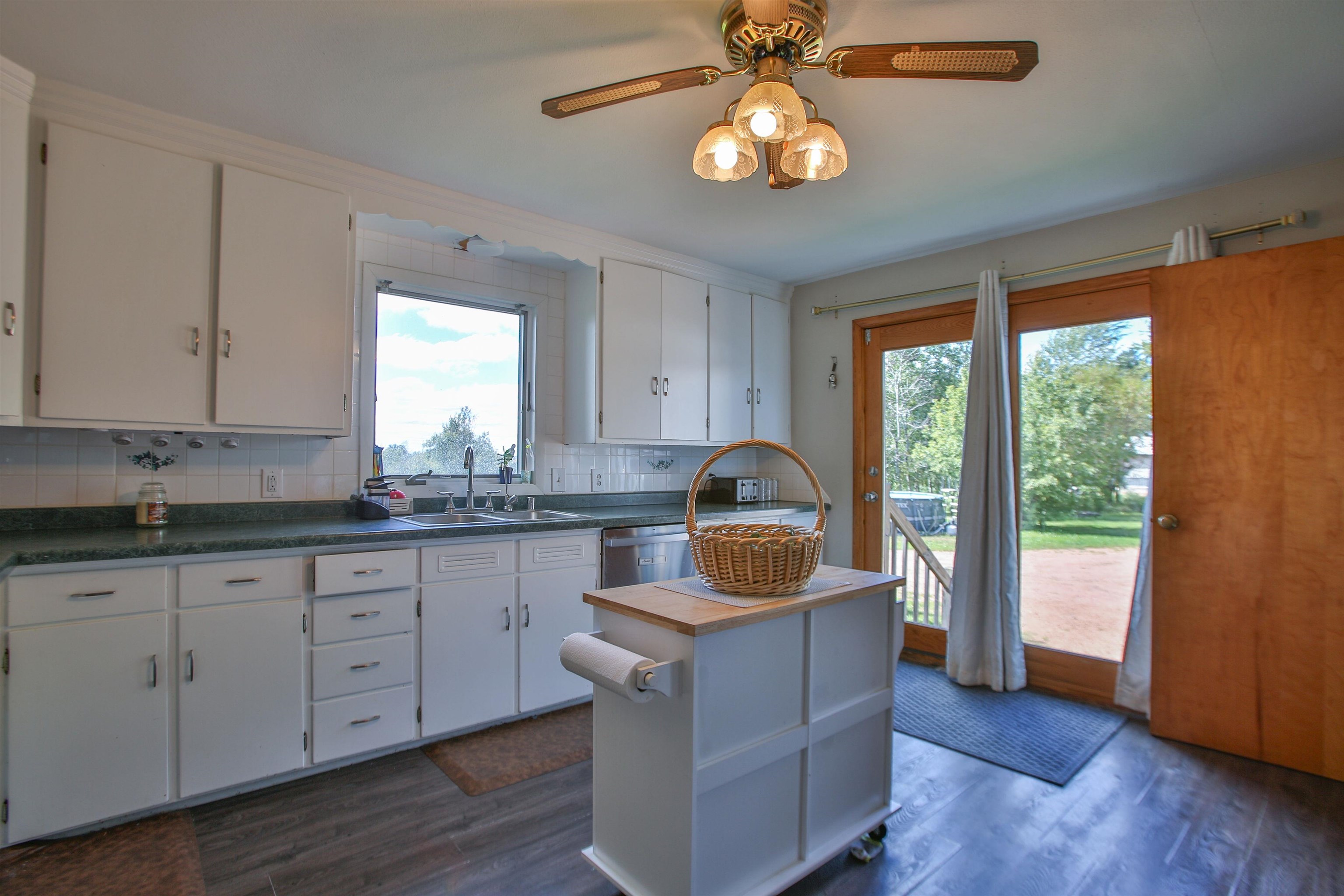 228670 Cardinal Lane Property Photo 9
