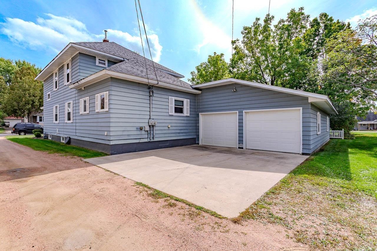 304 Pier Street Property Photo 3
