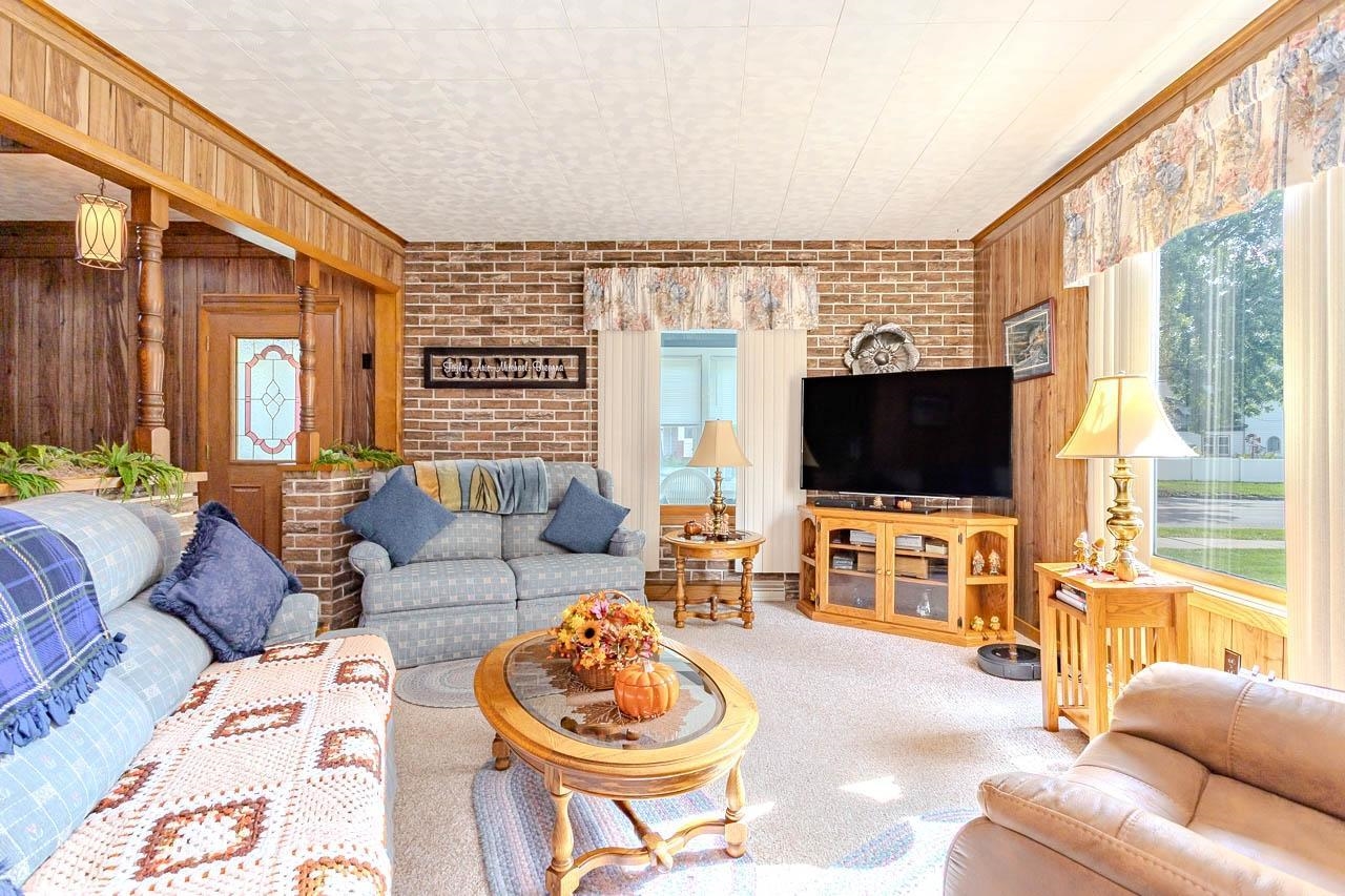 304 Pier Street Property Photo 15