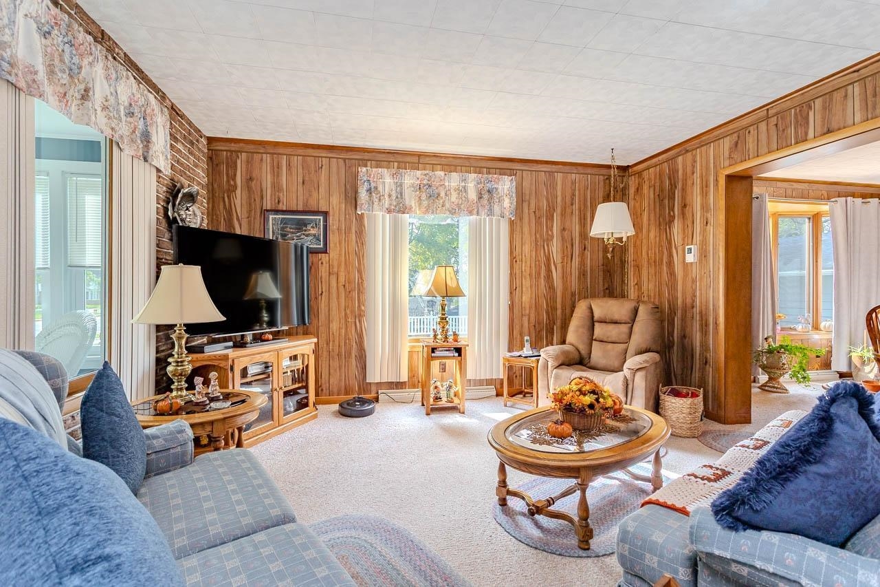 304 Pier Street Property Photo 16