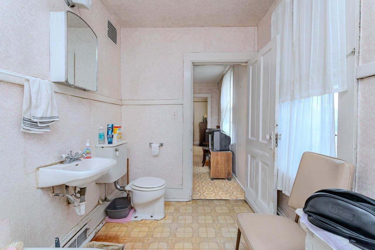 618 Forest Street Property Photo 27