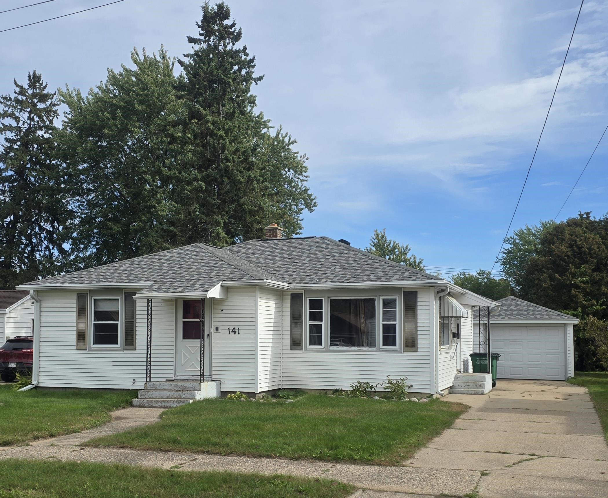 141 13th Street South Property Photo 1