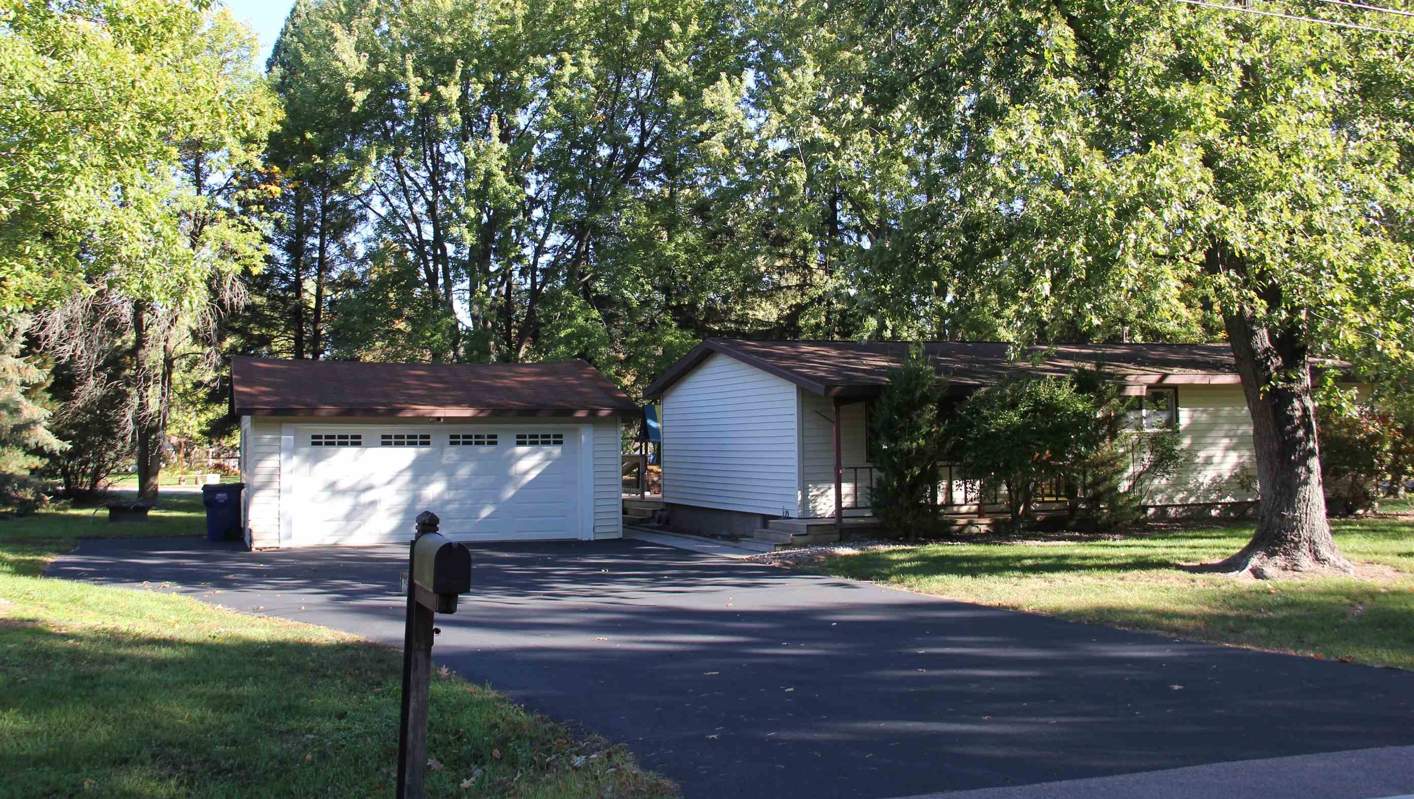 2708 Eau Claire Avenue Property Photo 1