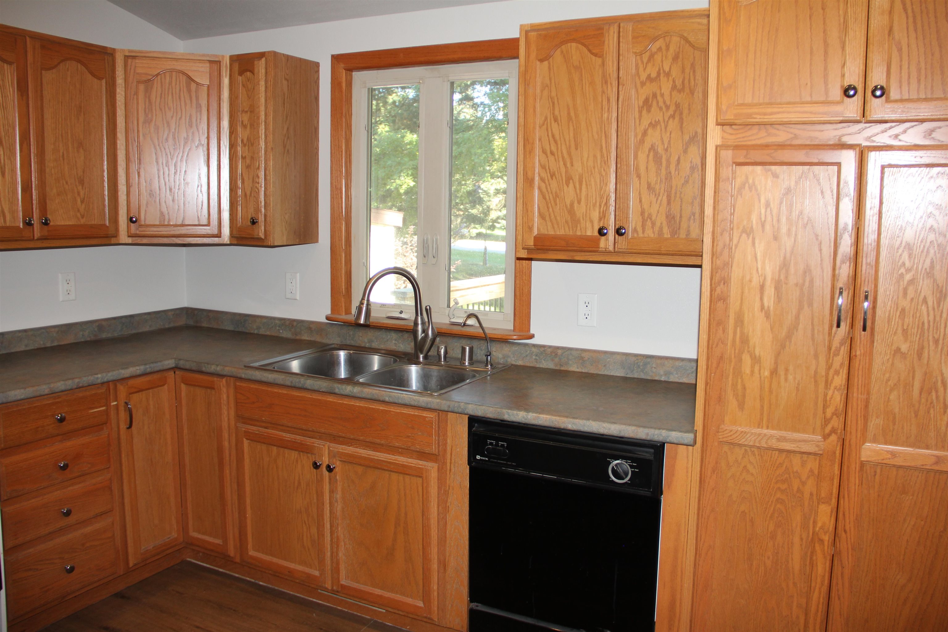 2708 Eau Claire Avenue Property Photo 7