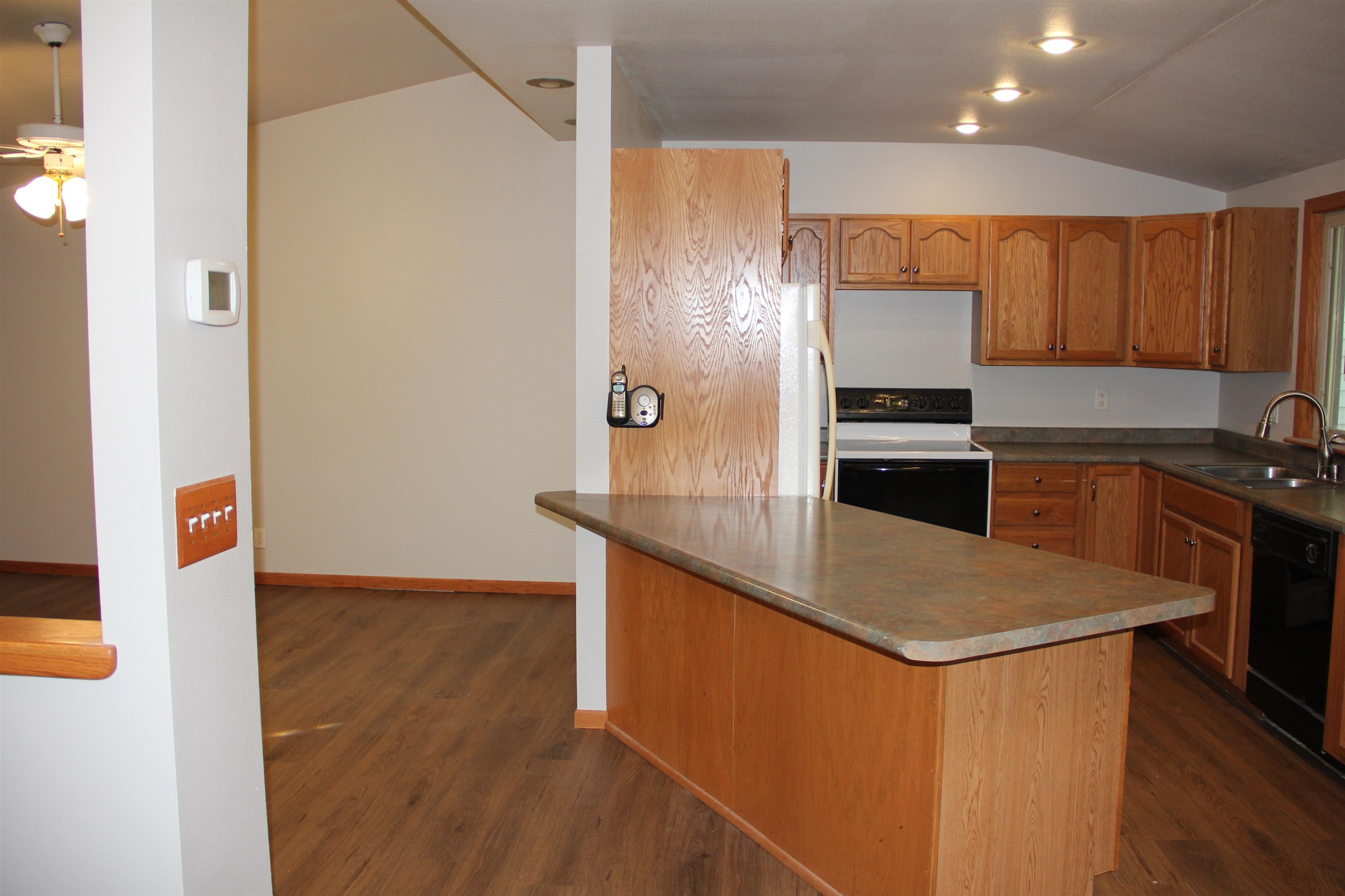 2708 Eau Claire Avenue Property Photo 9