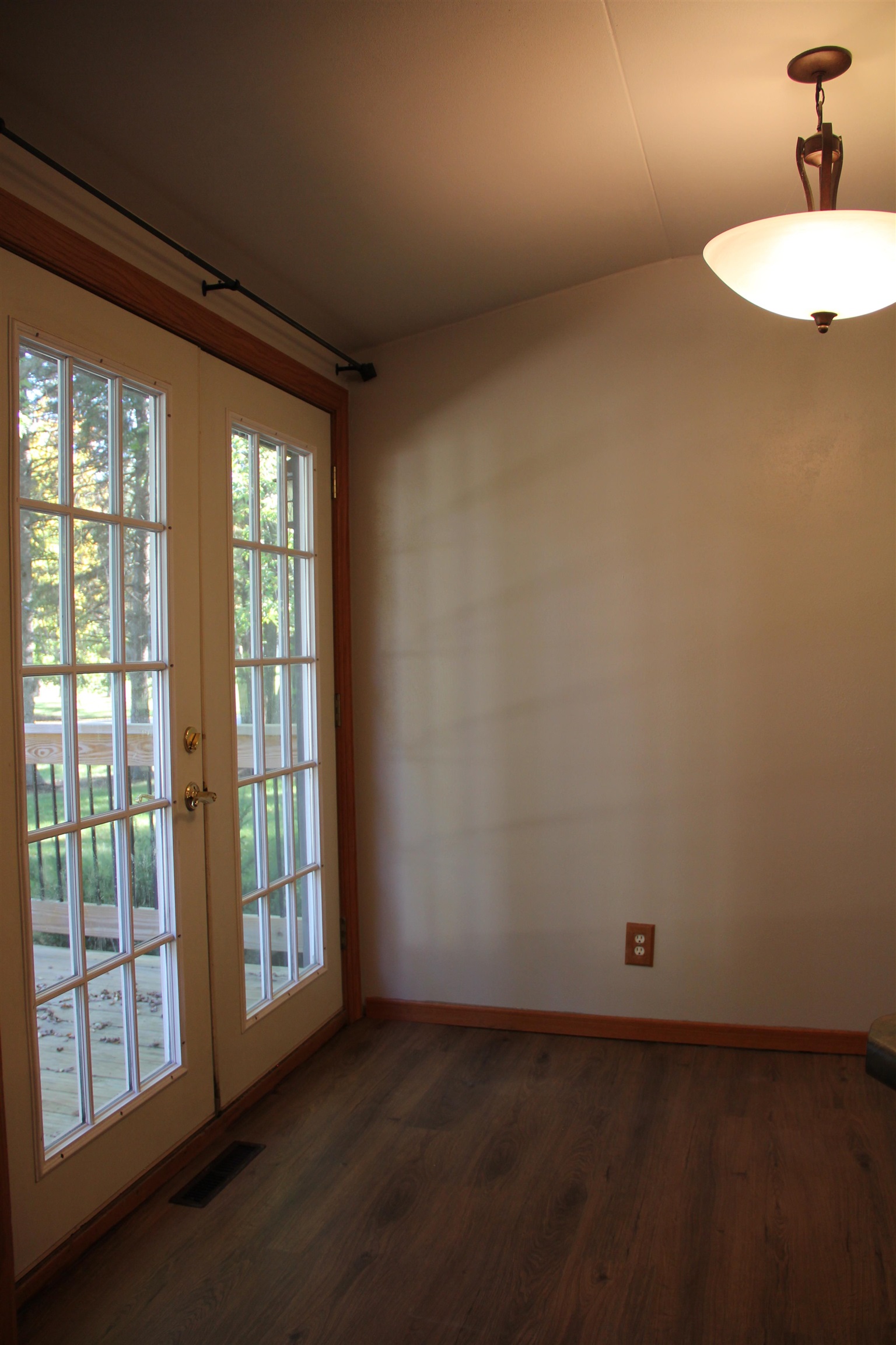 2708 Eau Claire Avenue Property Photo 10