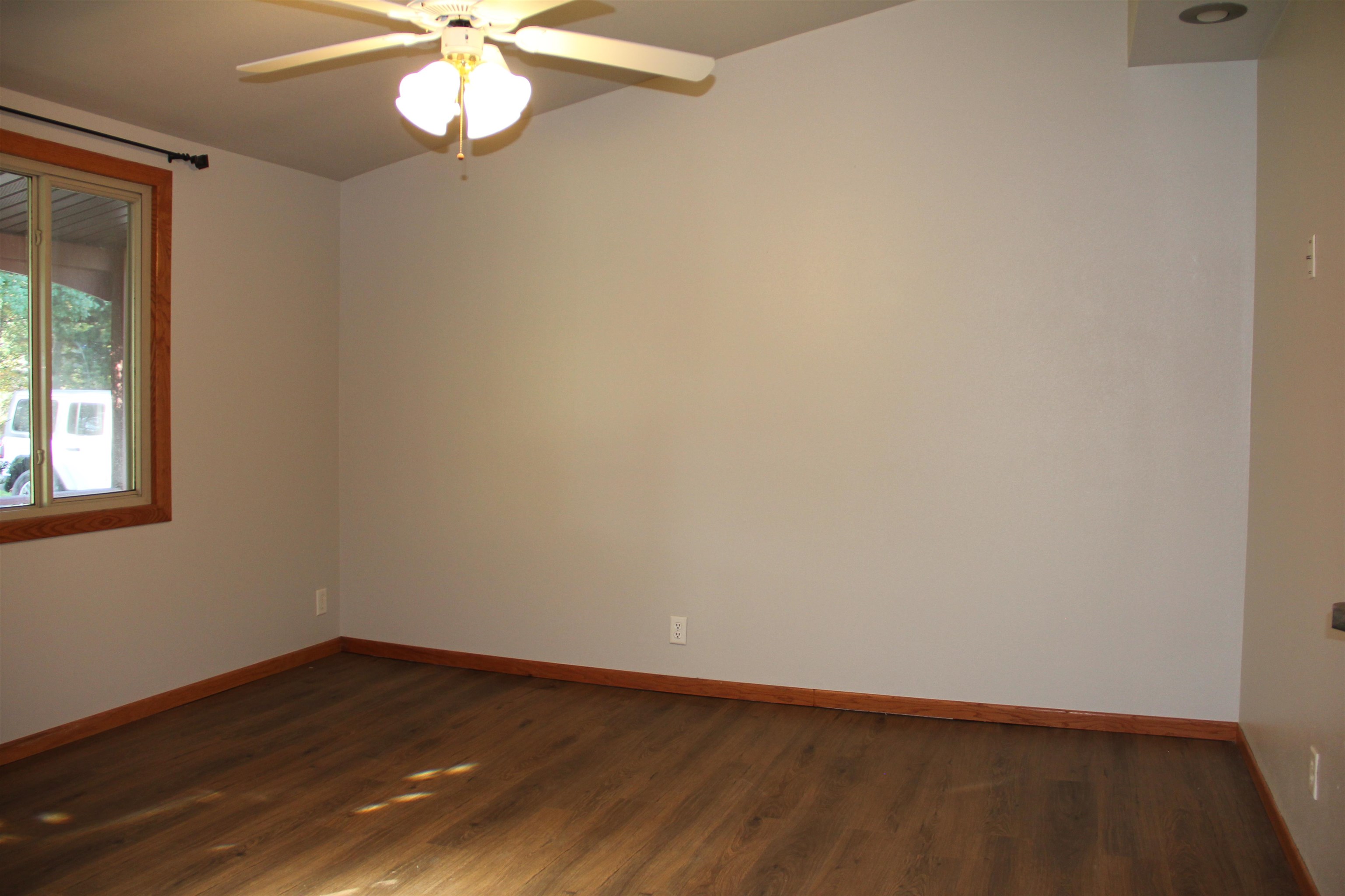 2708 Eau Claire Avenue Property Photo 12