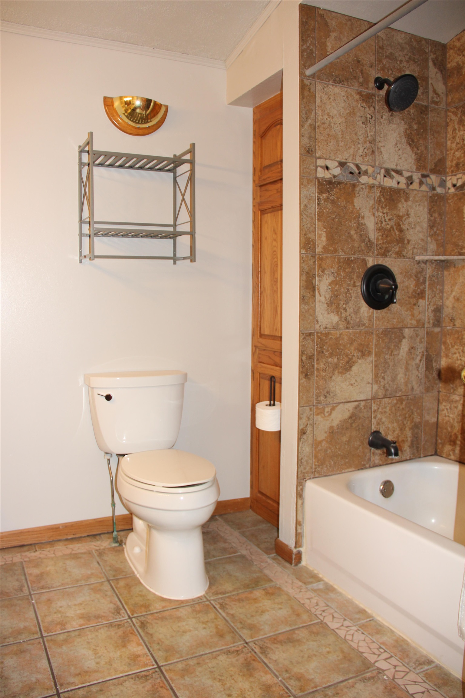 2708 Eau Claire Avenue Property Photo 15