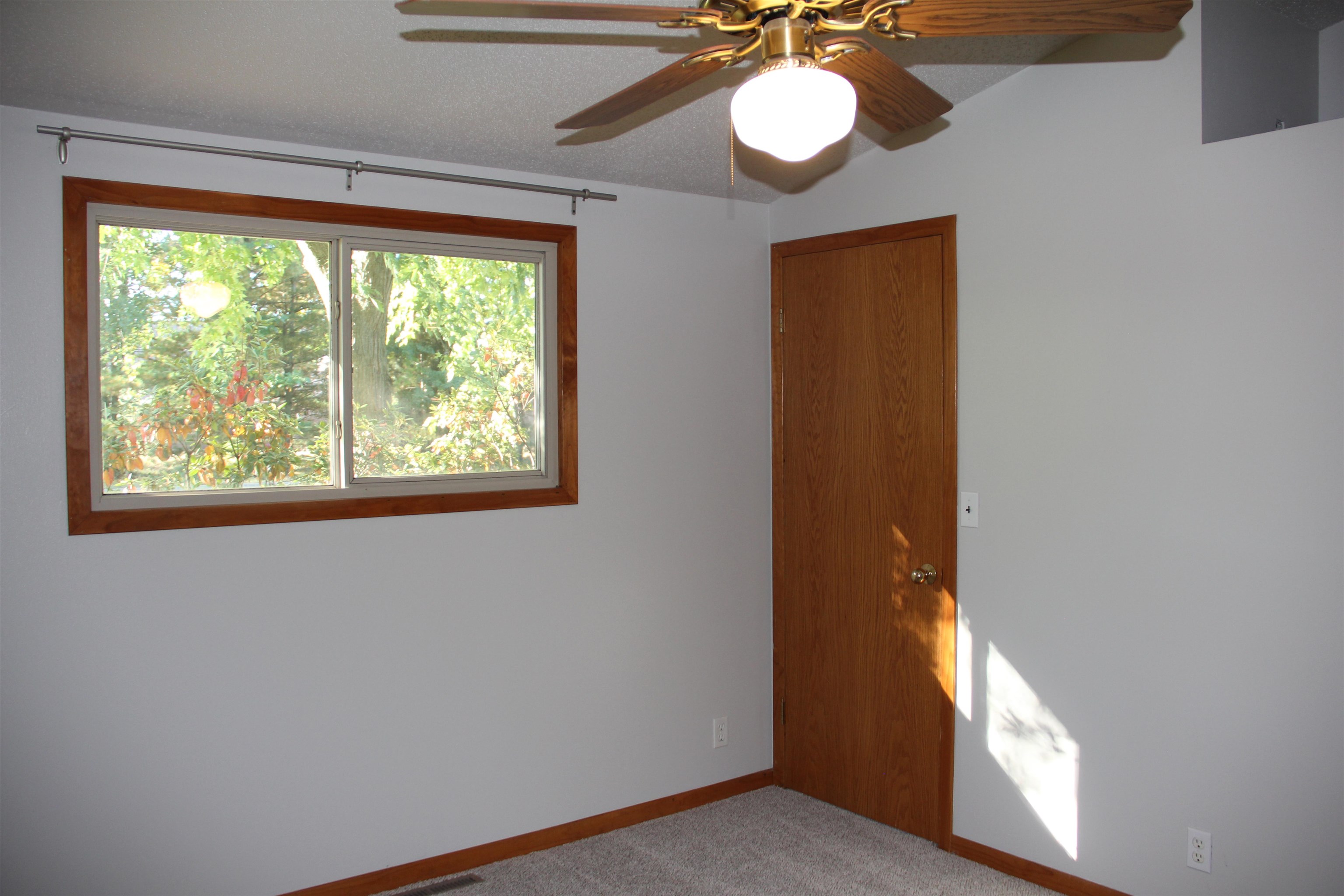 2708 Eau Claire Avenue Property Photo 20