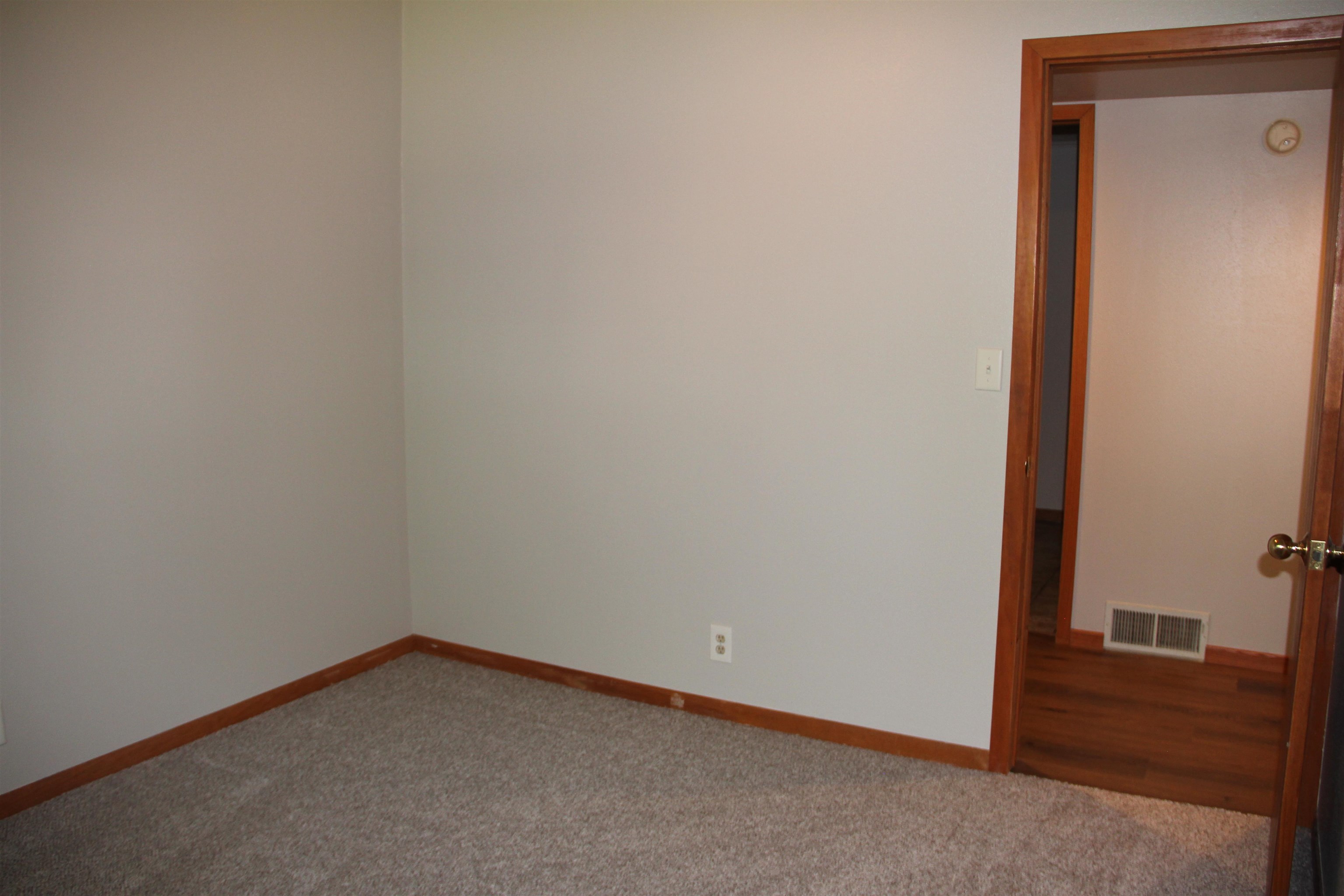 2708 Eau Claire Avenue Property Photo 23
