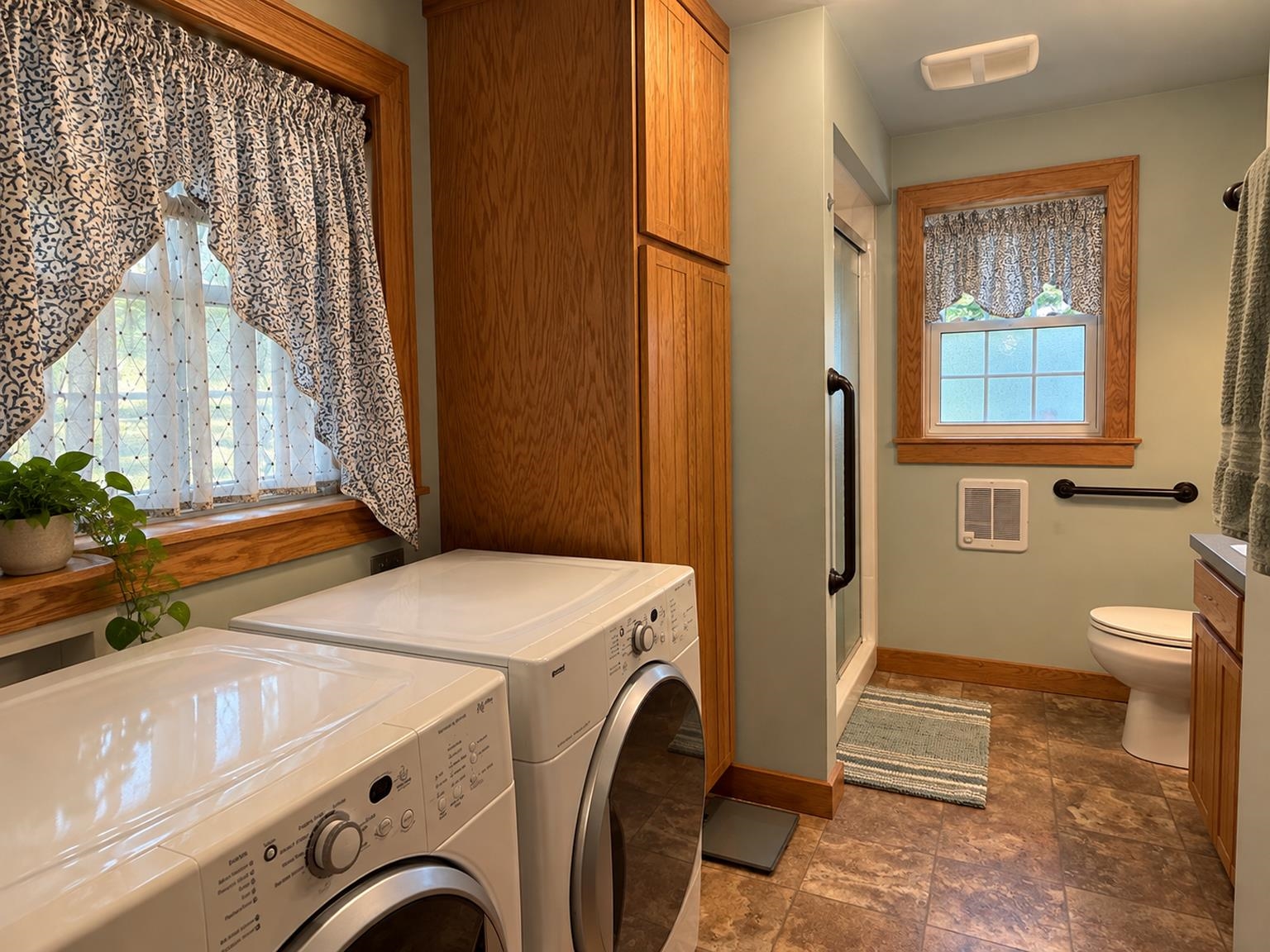 117 N Division Street Property Photo 17