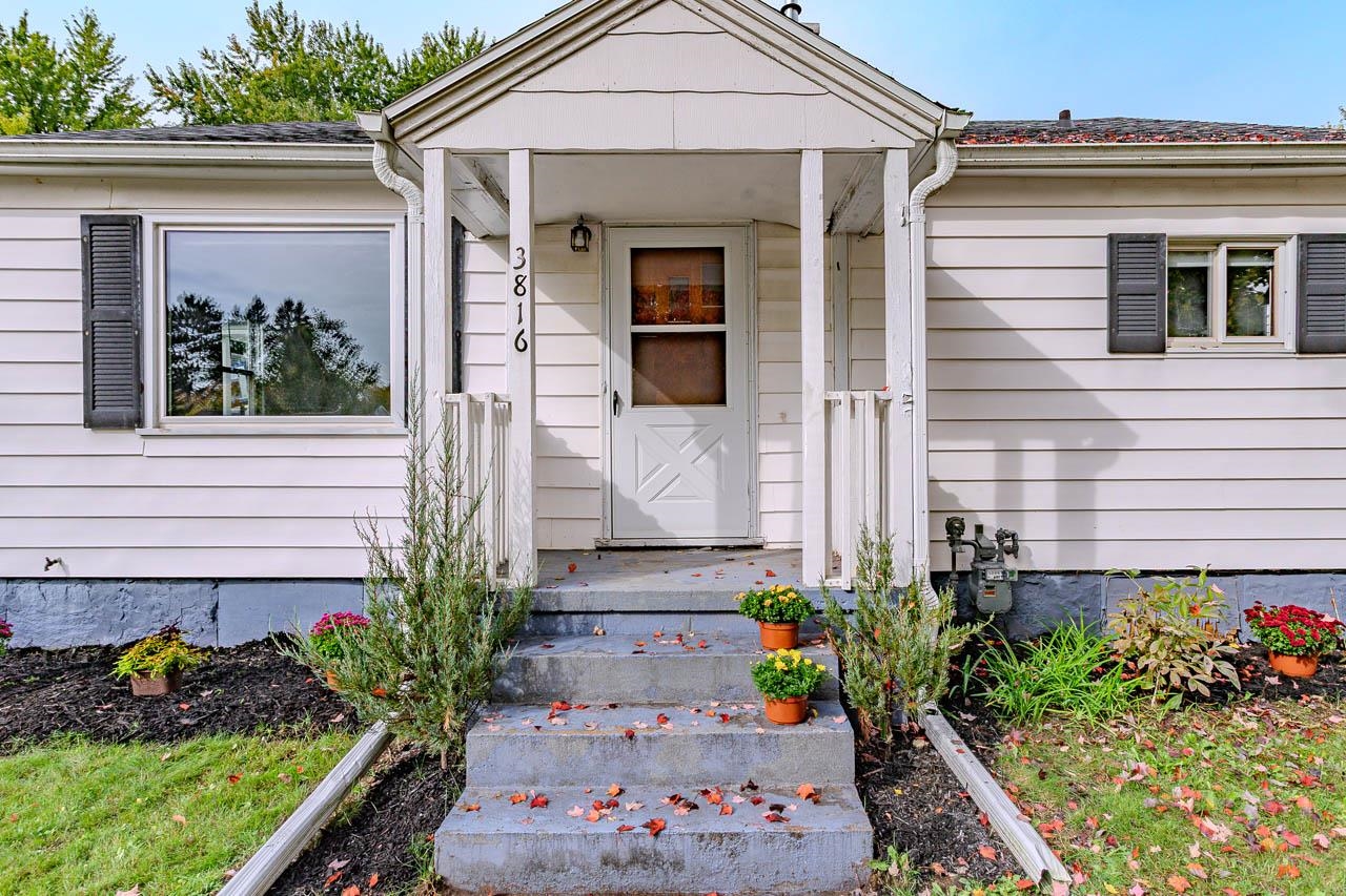 3816 Carl Street Property Photo 2