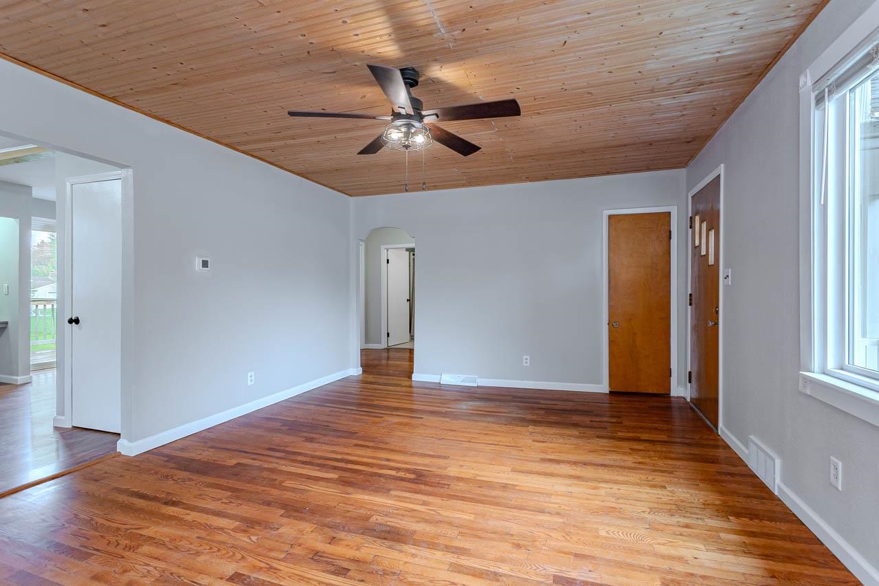 3816 Carl Street Property Photo 10