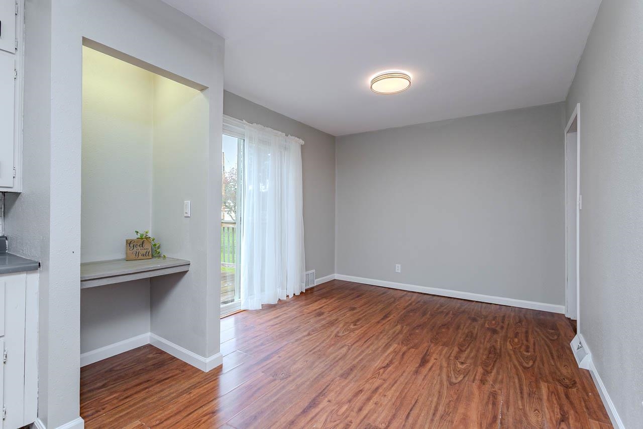 3816 Carl Street Property Photo 14