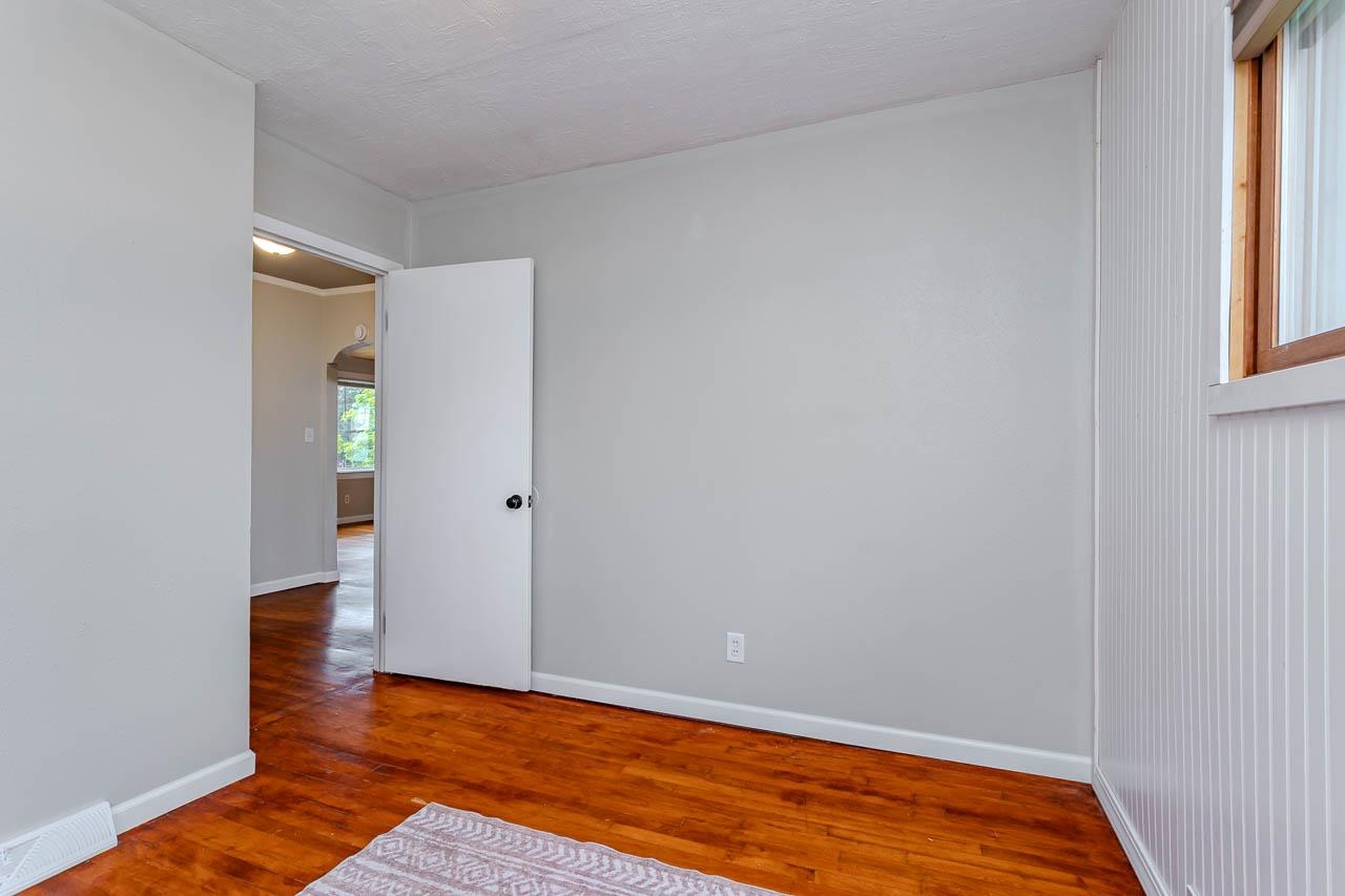 3816 Carl Street Property Photo 23