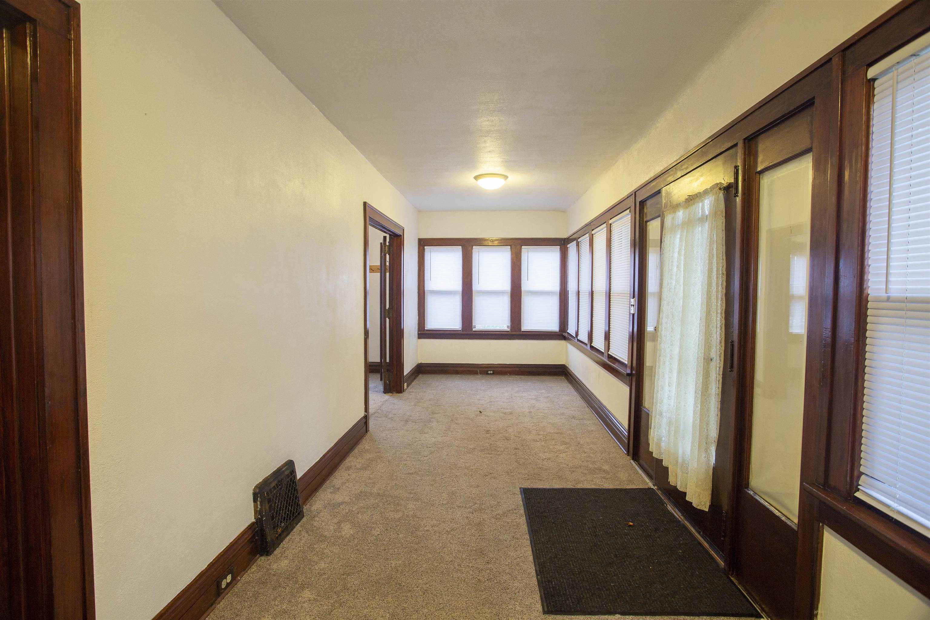 129 N 2nd Avenue Property Photo 4