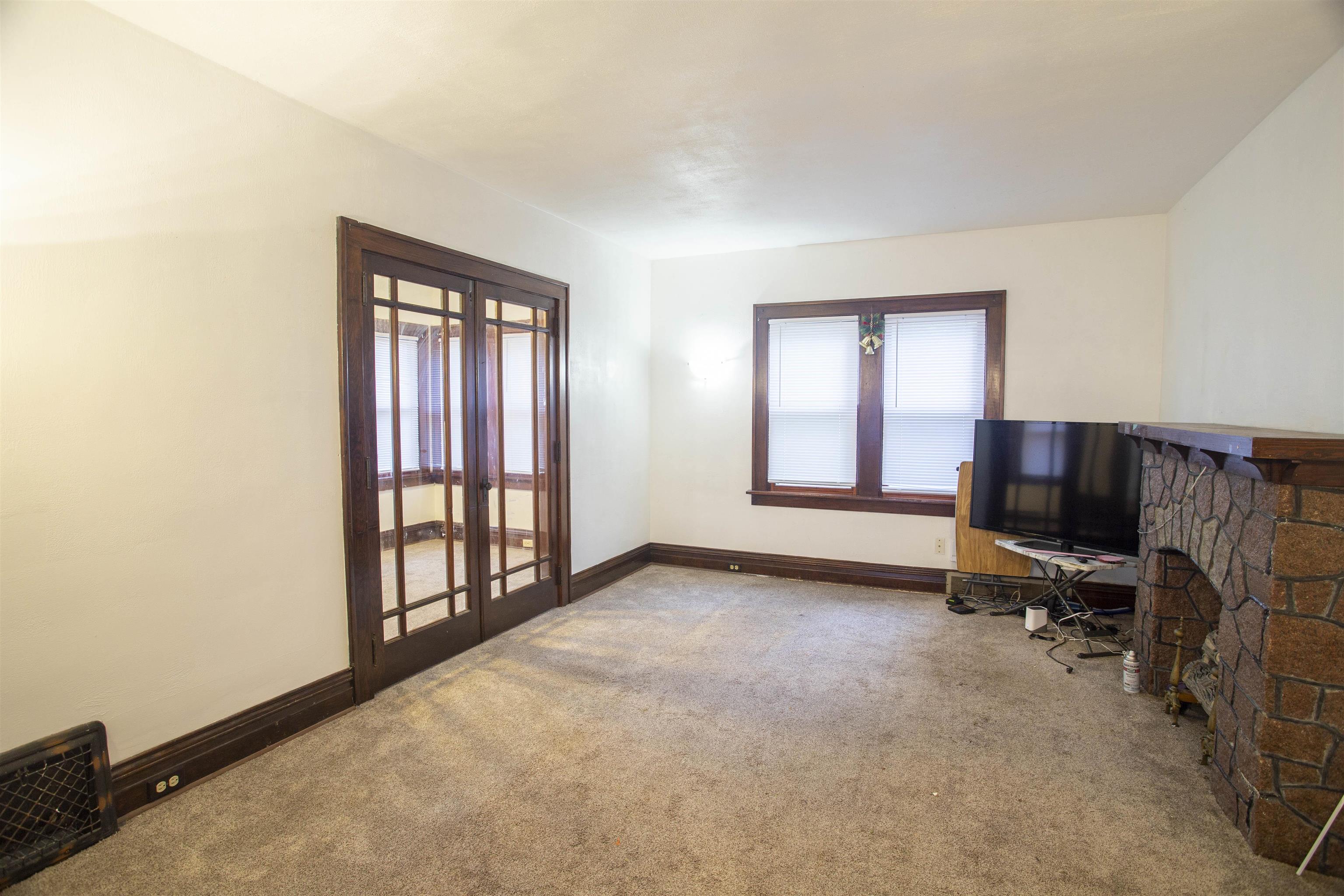 129 N 2nd Avenue Property Photo 10