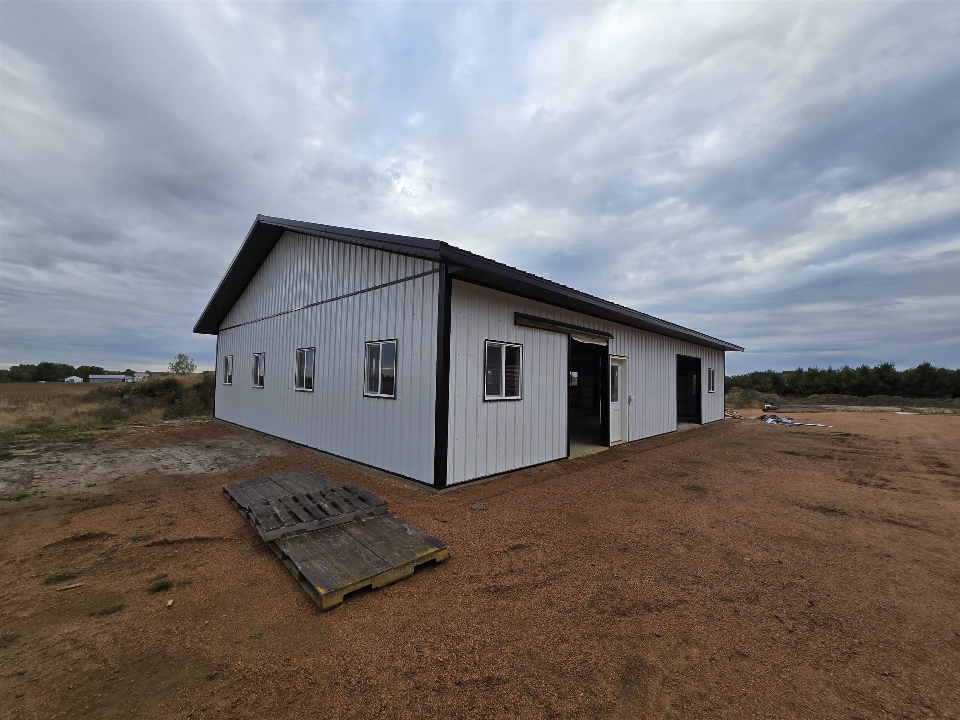 218098 Holtman Road Property Photo 9