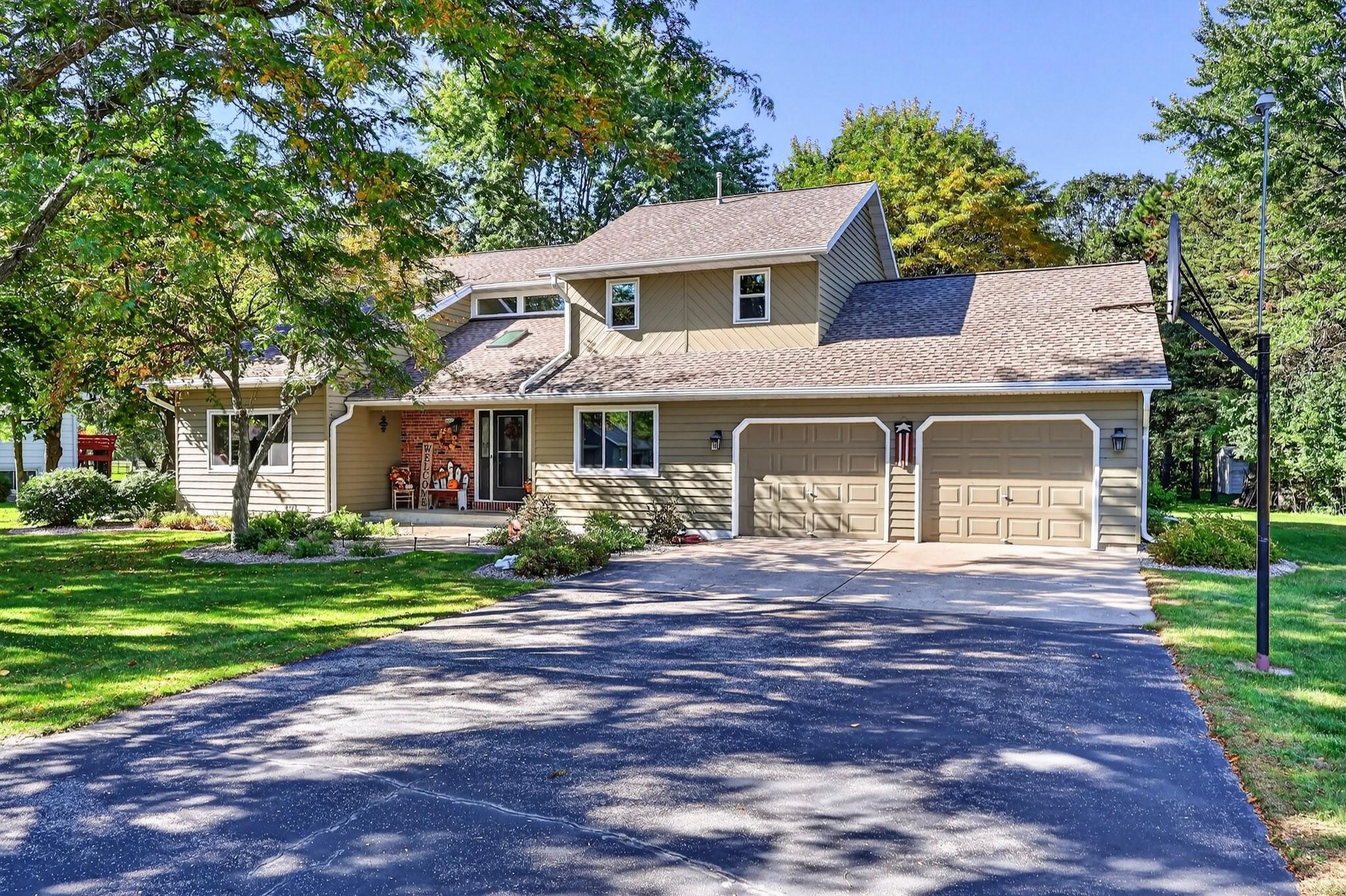 4221 Weslan Drive Property Photo 1