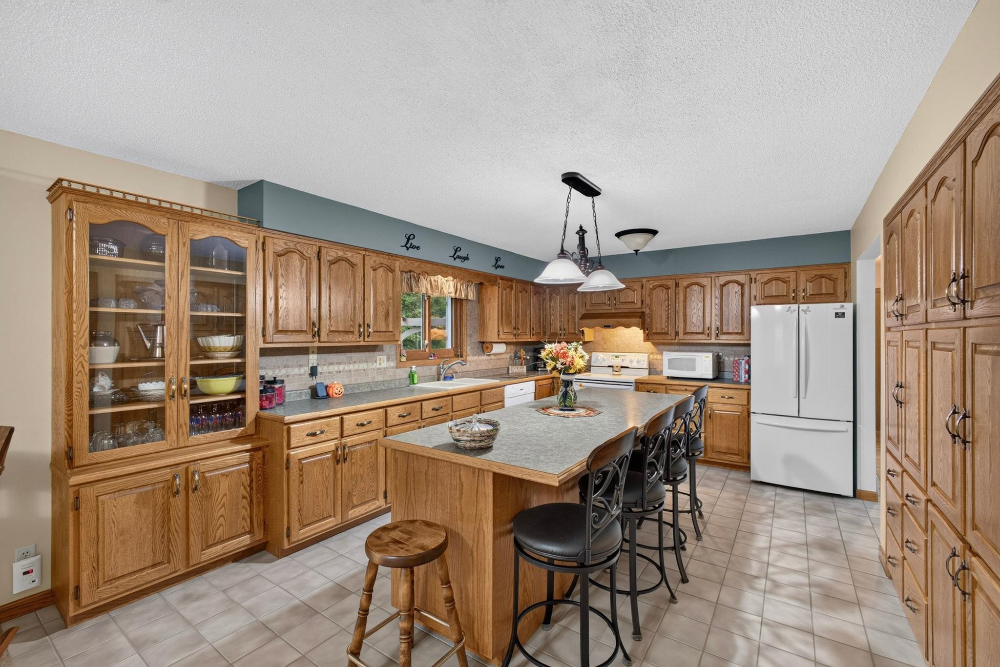 4221 Weslan Drive Property Photo 2
