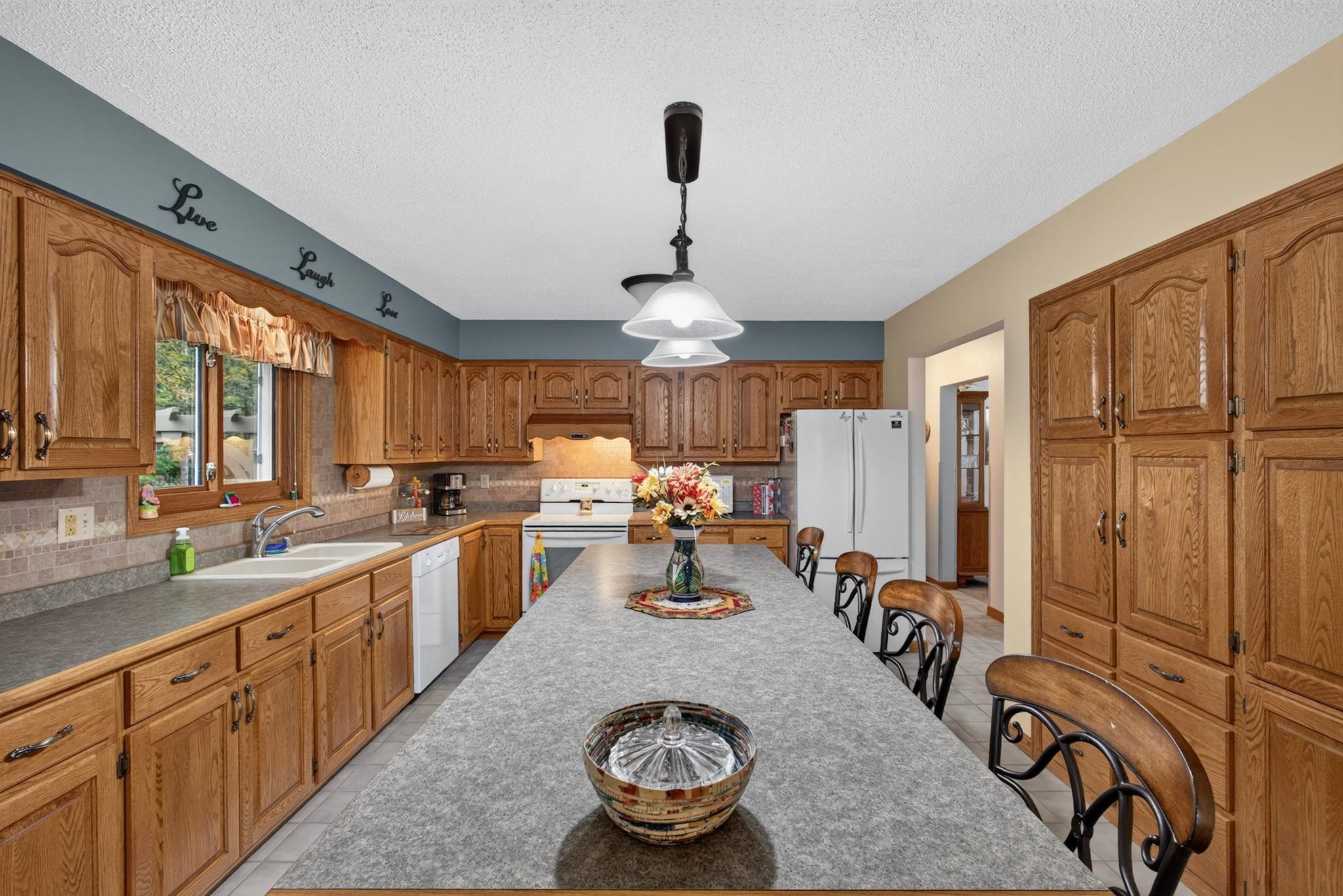 4221 Weslan Drive Property Photo 3