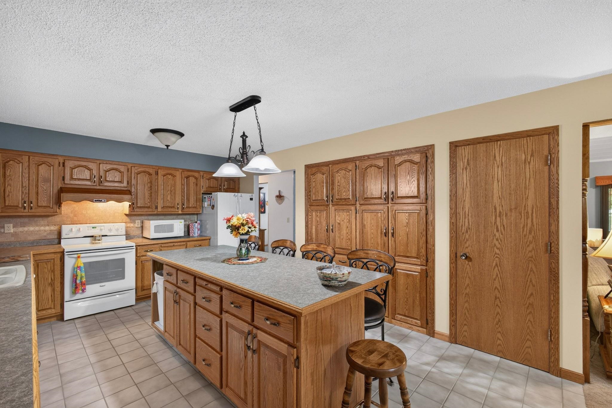 4221 Weslan Drive Property Photo 4