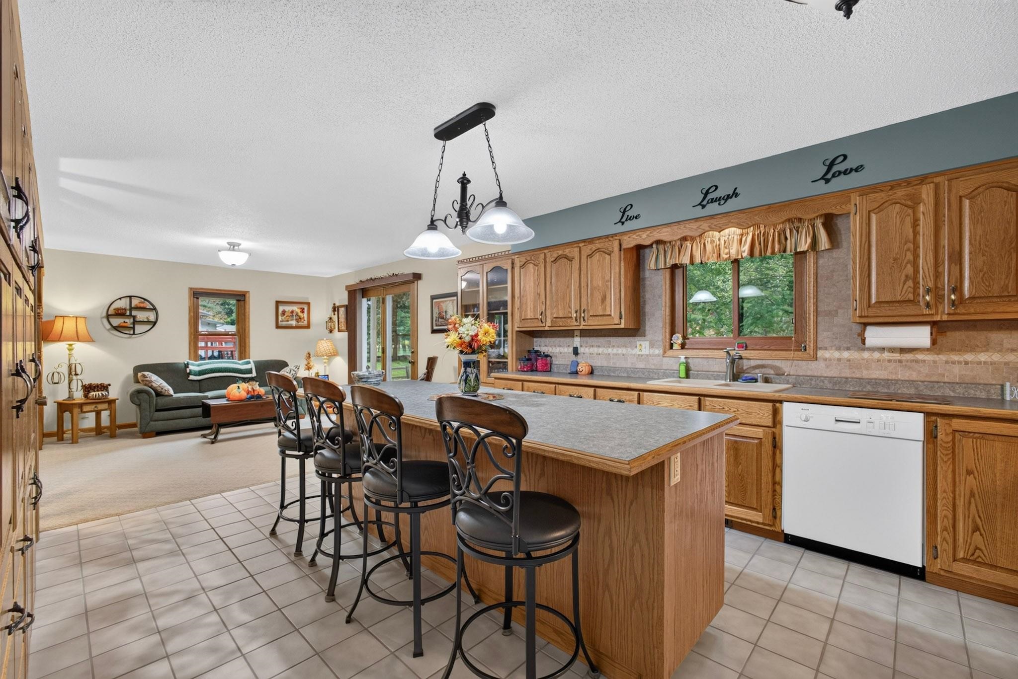 4221 Weslan Drive Property Photo 5
