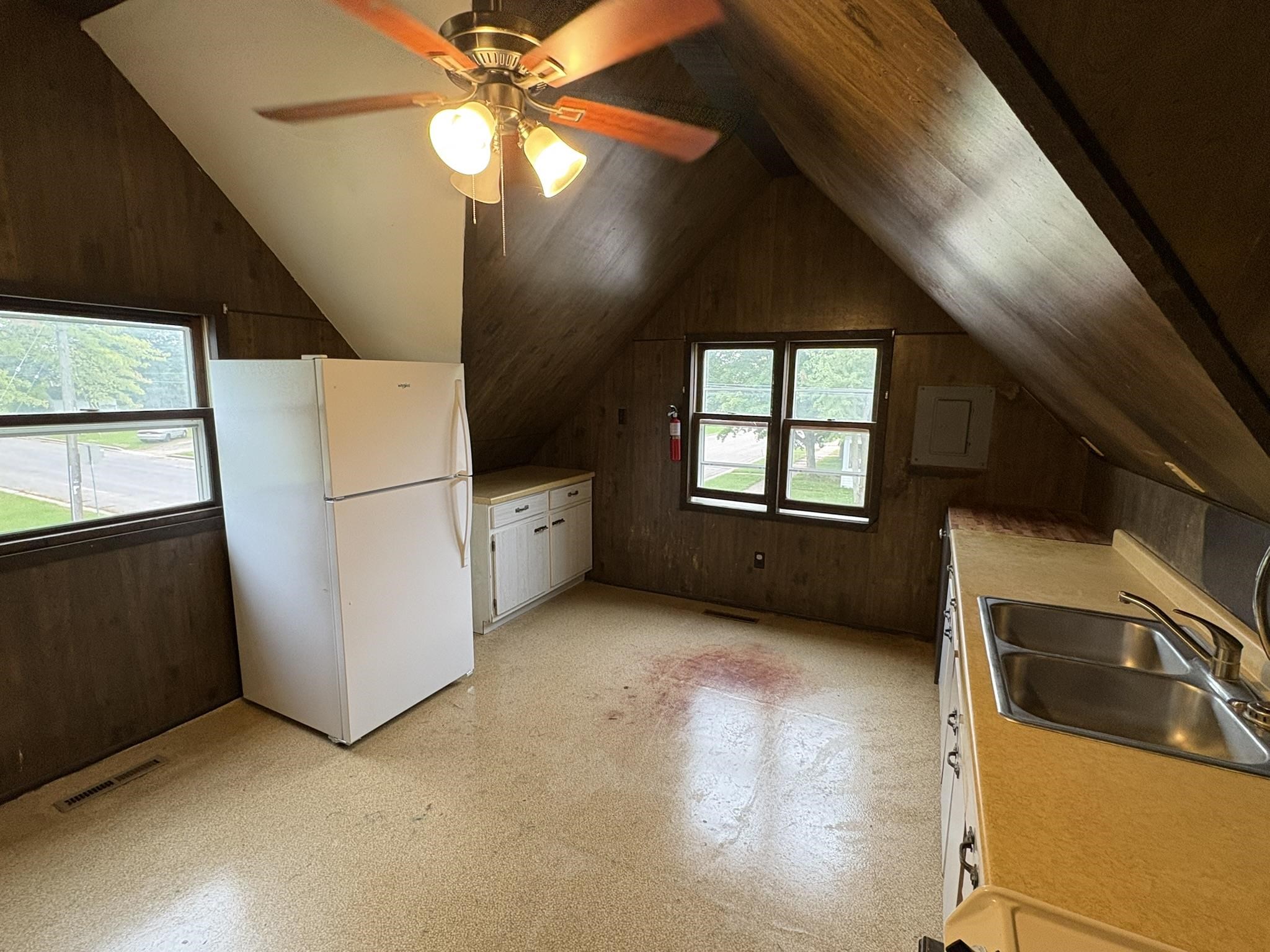 1011 10th Avenue North Property Photo 4