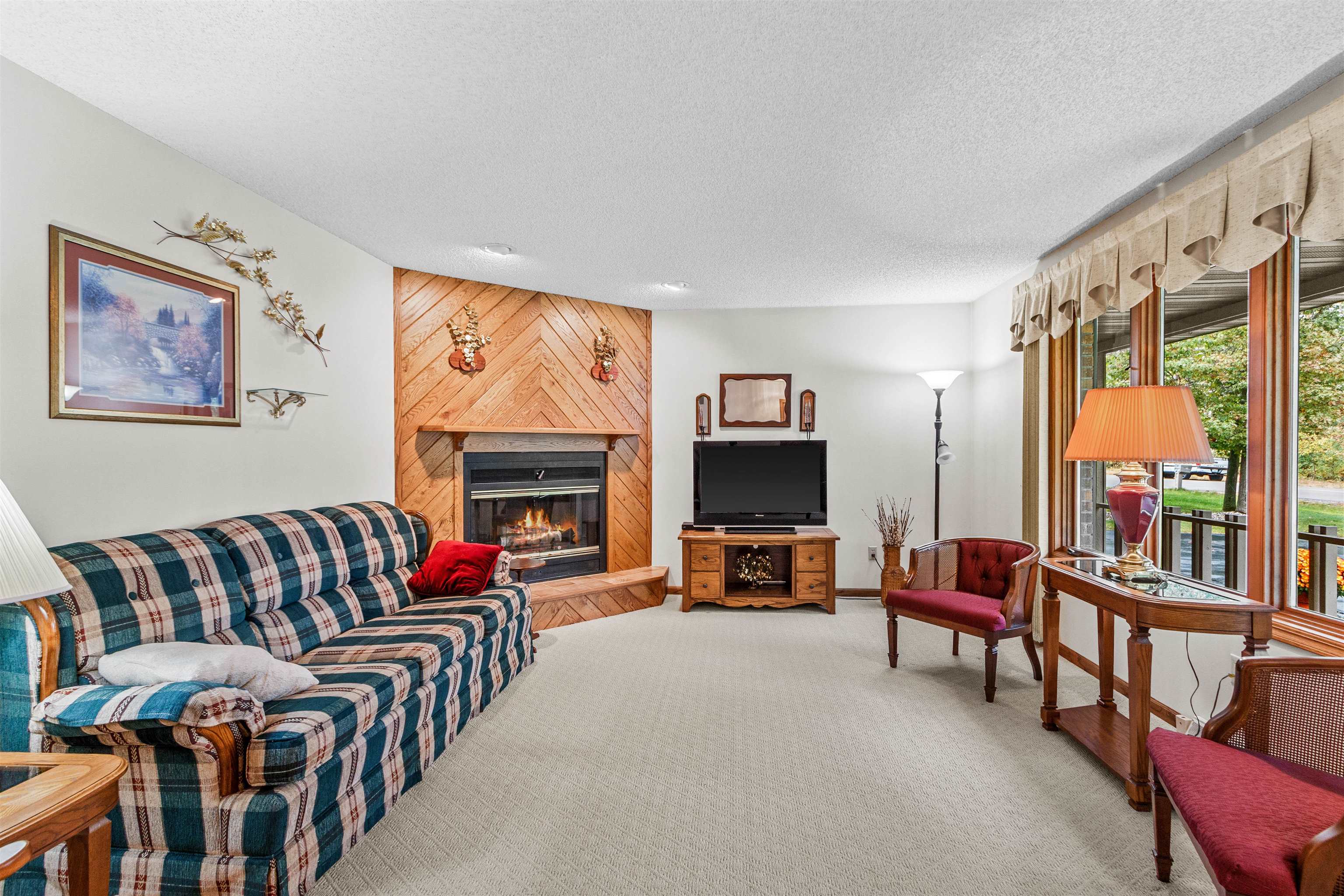 512 Autumn Court Property Photo 2