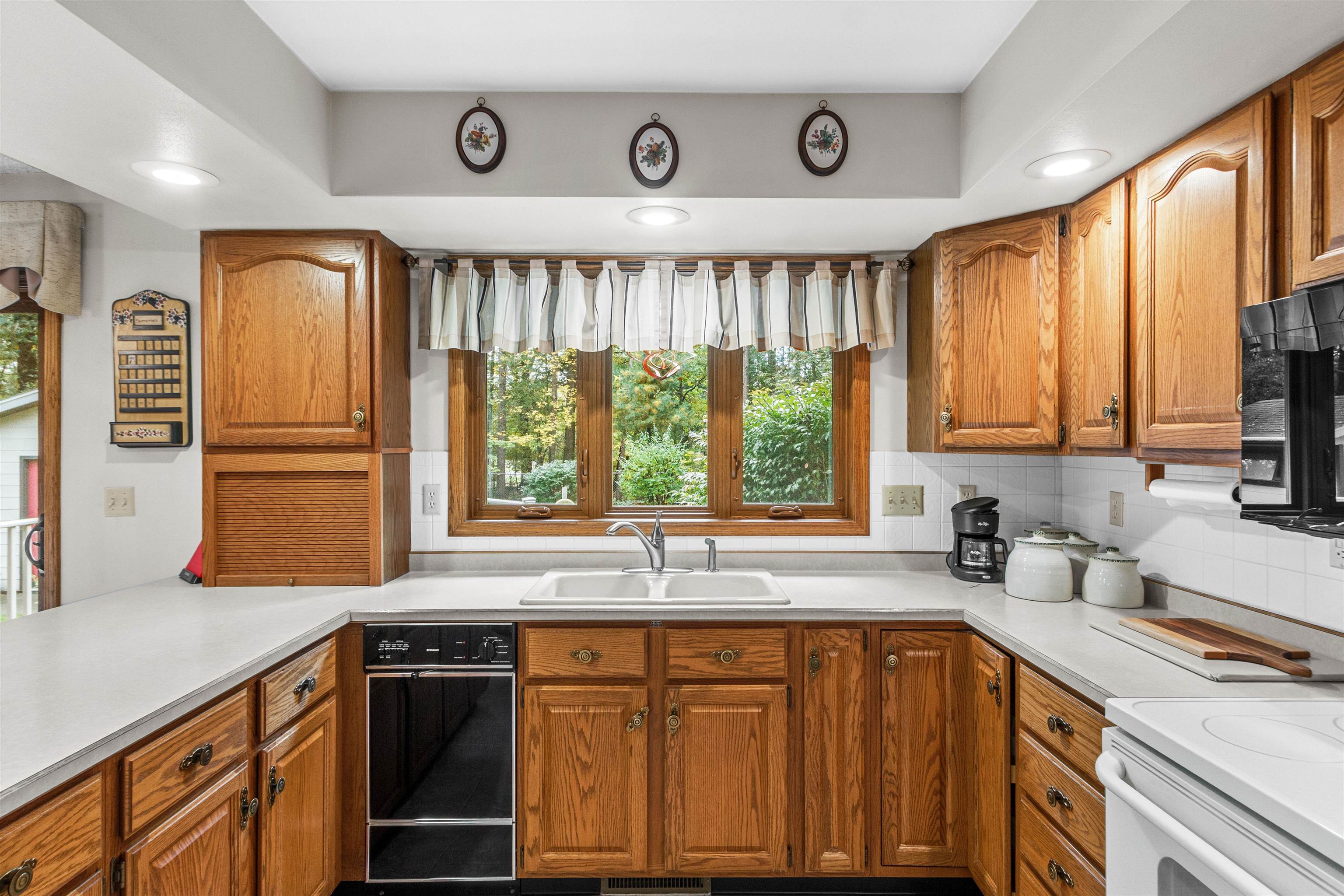 512 Autumn Court Property Photo 8