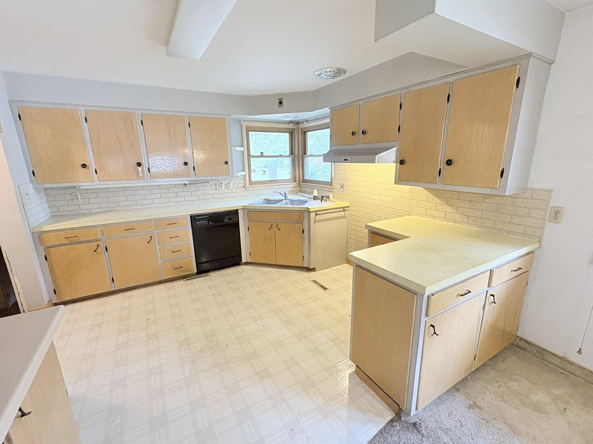 650 1st Street Property Photo 2