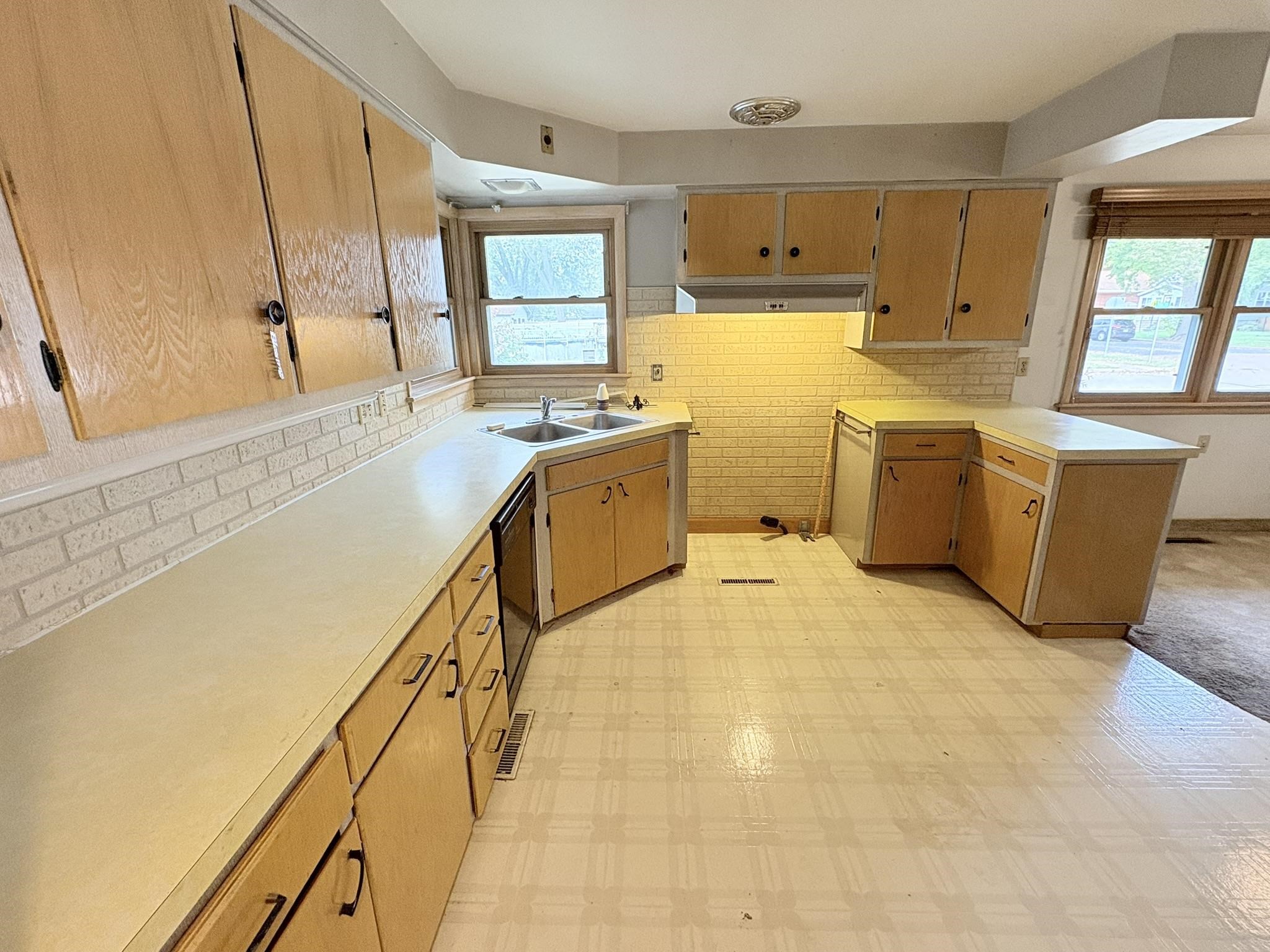 650 1st Street Property Photo 3