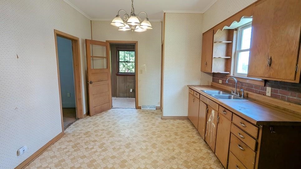 1634 Clermont Street Property Photo 3