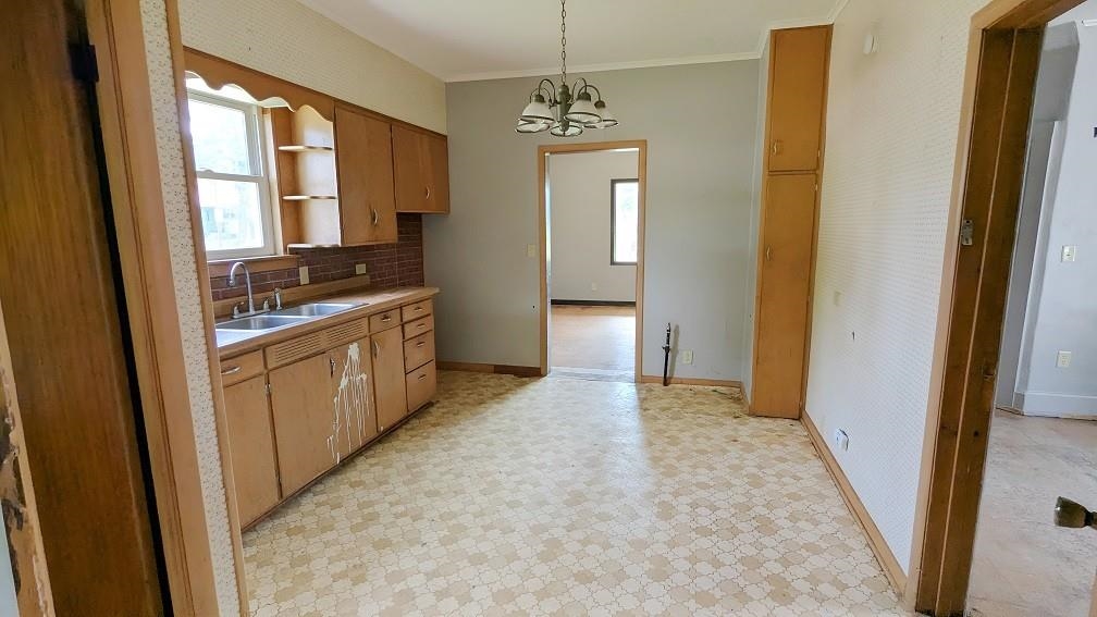 1634 Clermont Street Property Photo 4