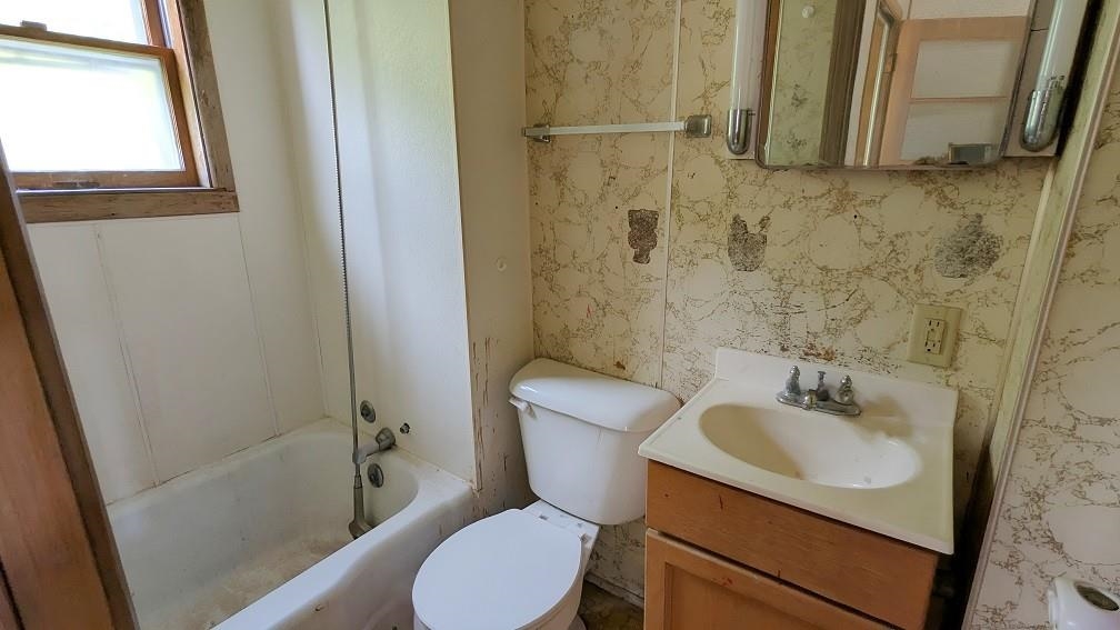 1634 Clermont Street Property Photo 10