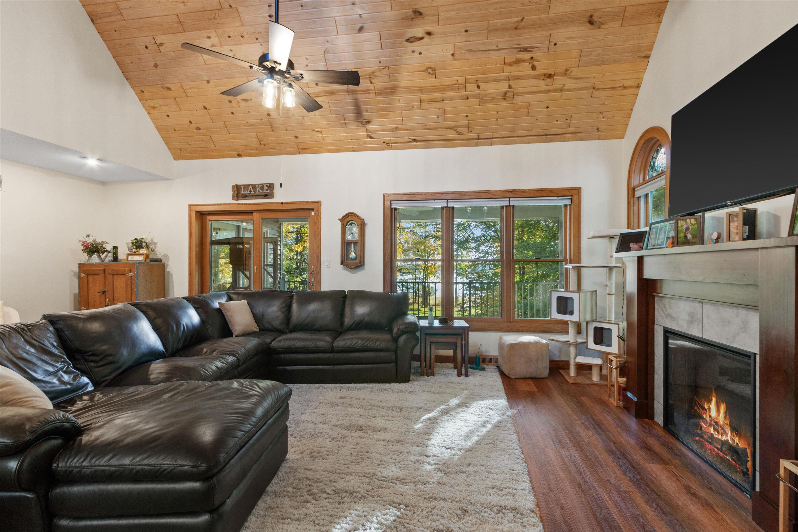 204065 Lakehurst Road Property Photo 3