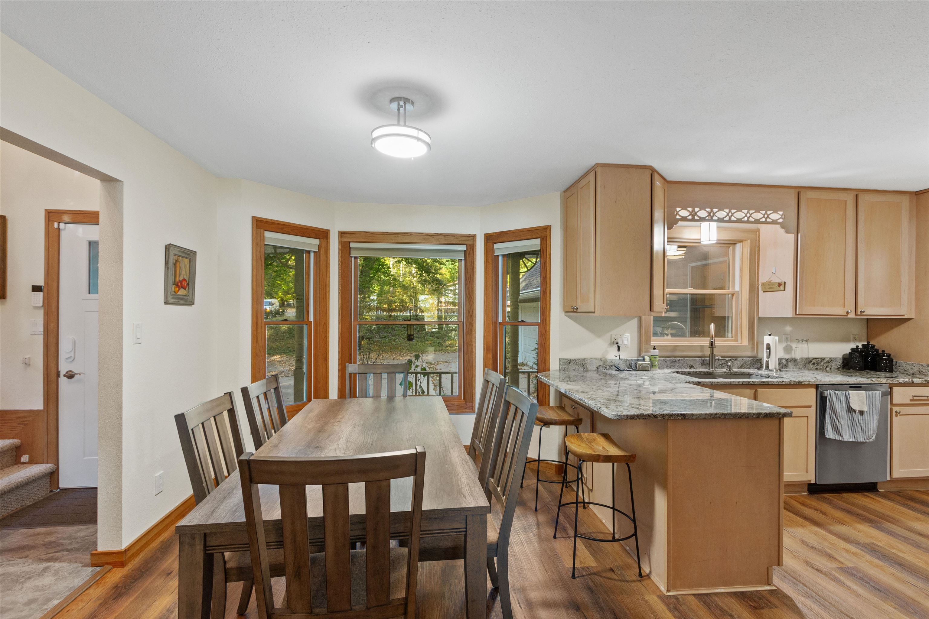 204065 Lakehurst Road Property Photo 9