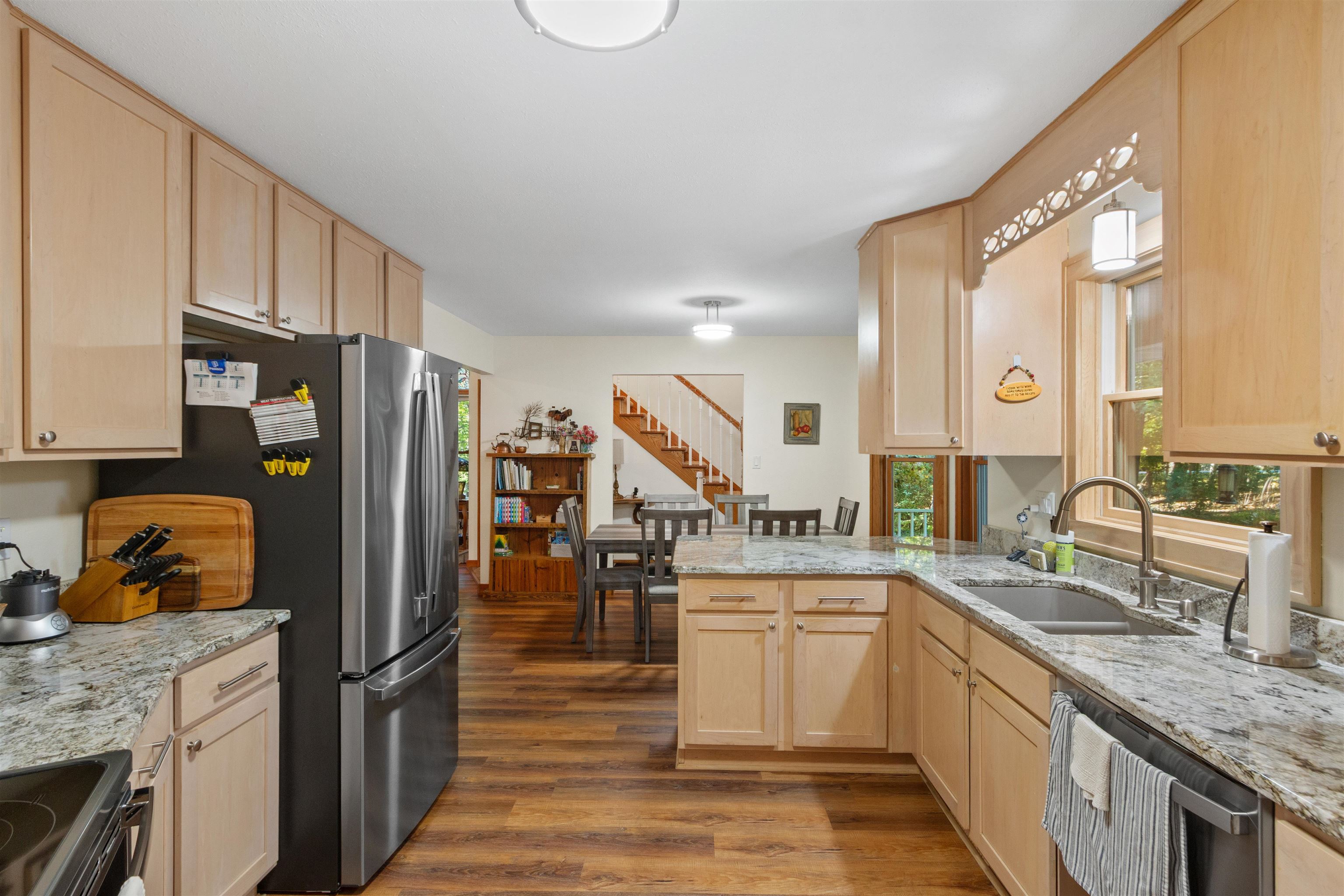 204065 Lakehurst Road Property Photo 11