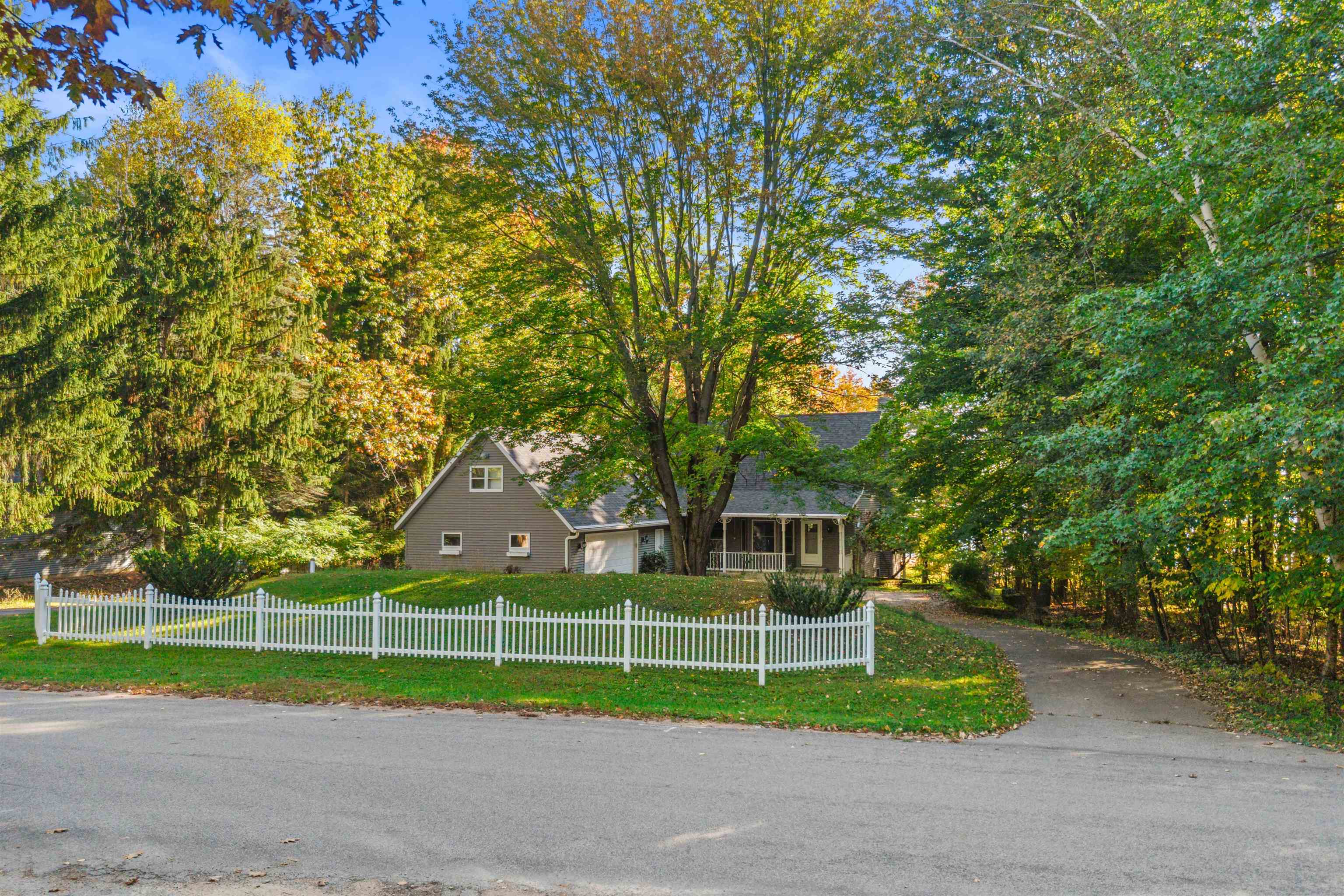 204065 Lakehurst Road Property Photo 41