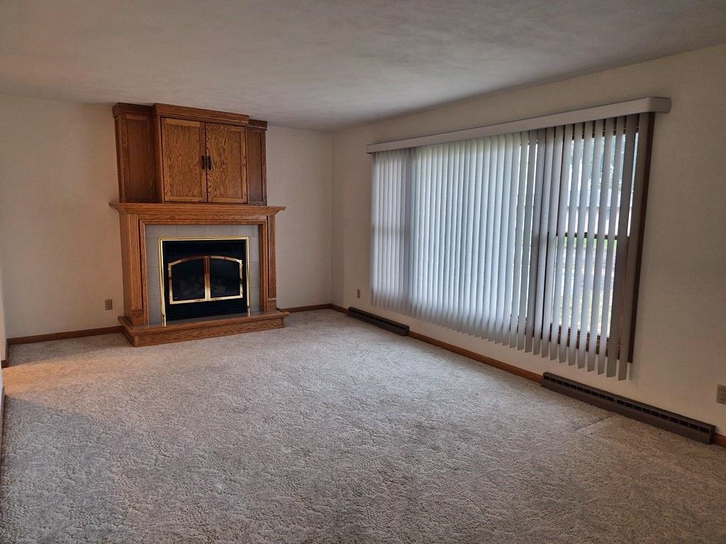 1705 N Peach Avenue Property Photo 3